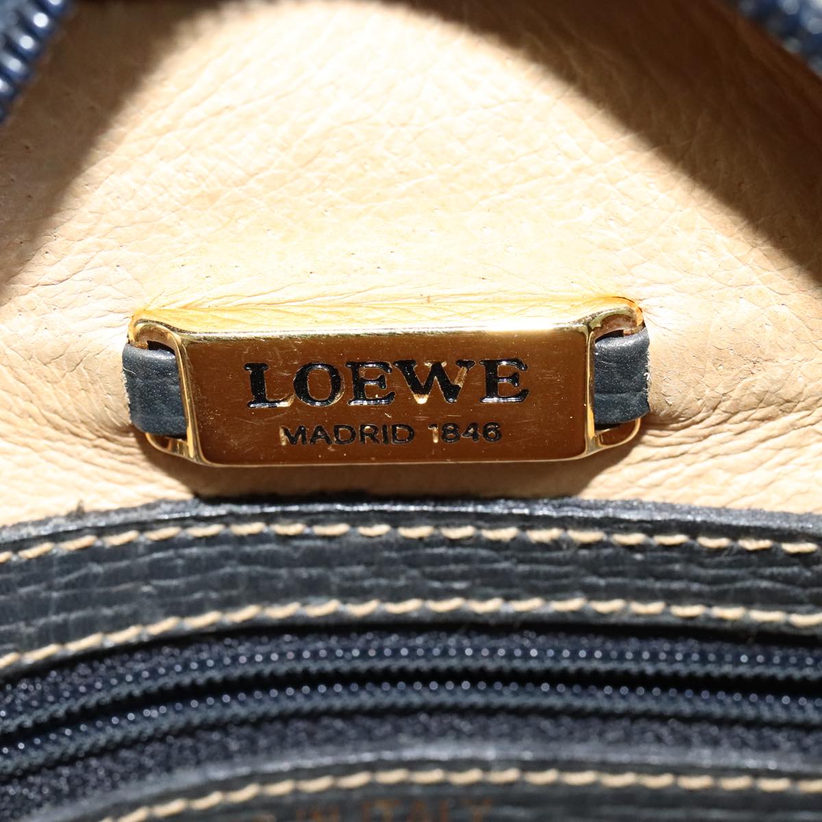 Loewe Khaki Leather Shoulder Bag (Pre-Owned)