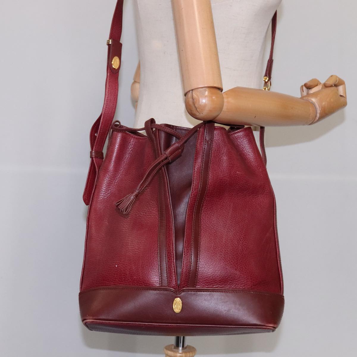 Cartier Must De Cartier Burgundy Leather Shoulder Bag (Pre-Owned)