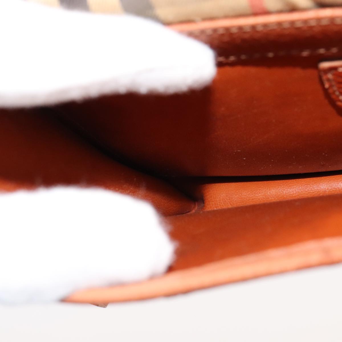 Burberry Brown Leather Clutch Bag (Pre-Owned)