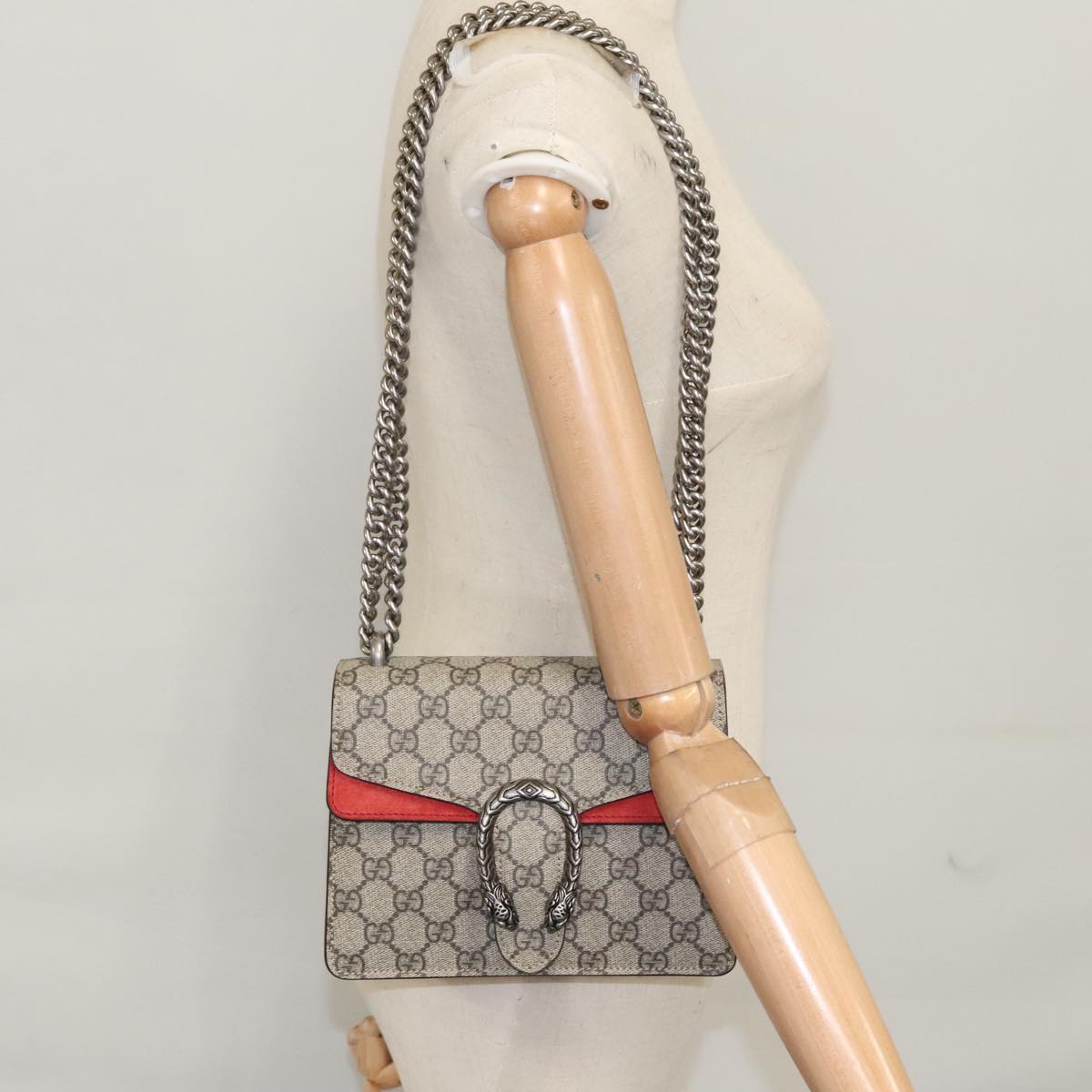 Gucci Dionysus Beige Canvas Shoulder Bag (Pre-Owned)