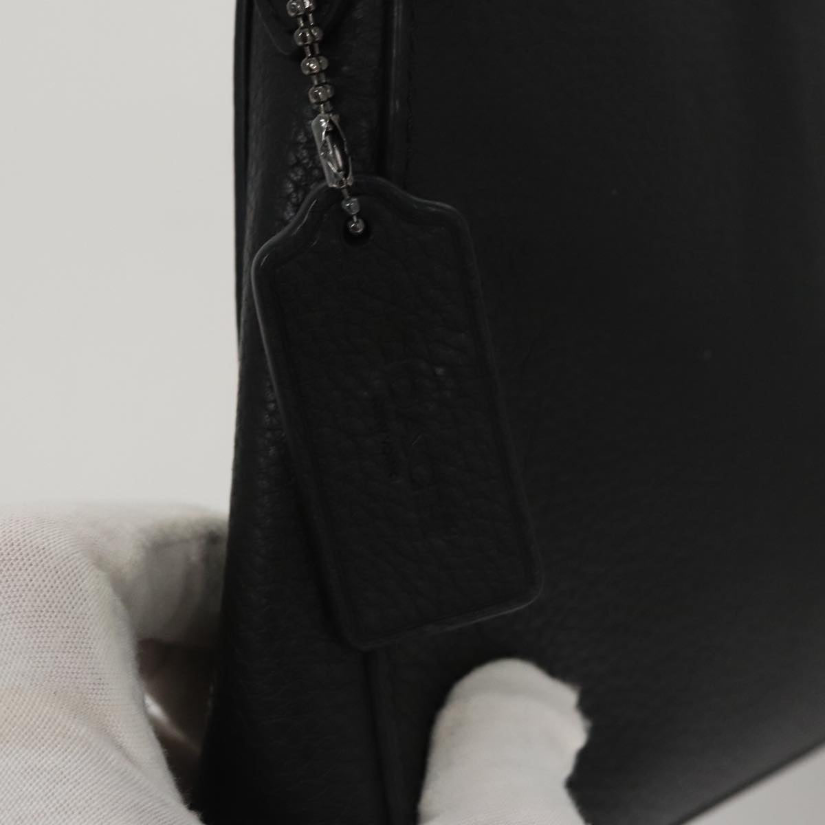 Coach Black Leather Shoulder Bag (Pre-Owned)