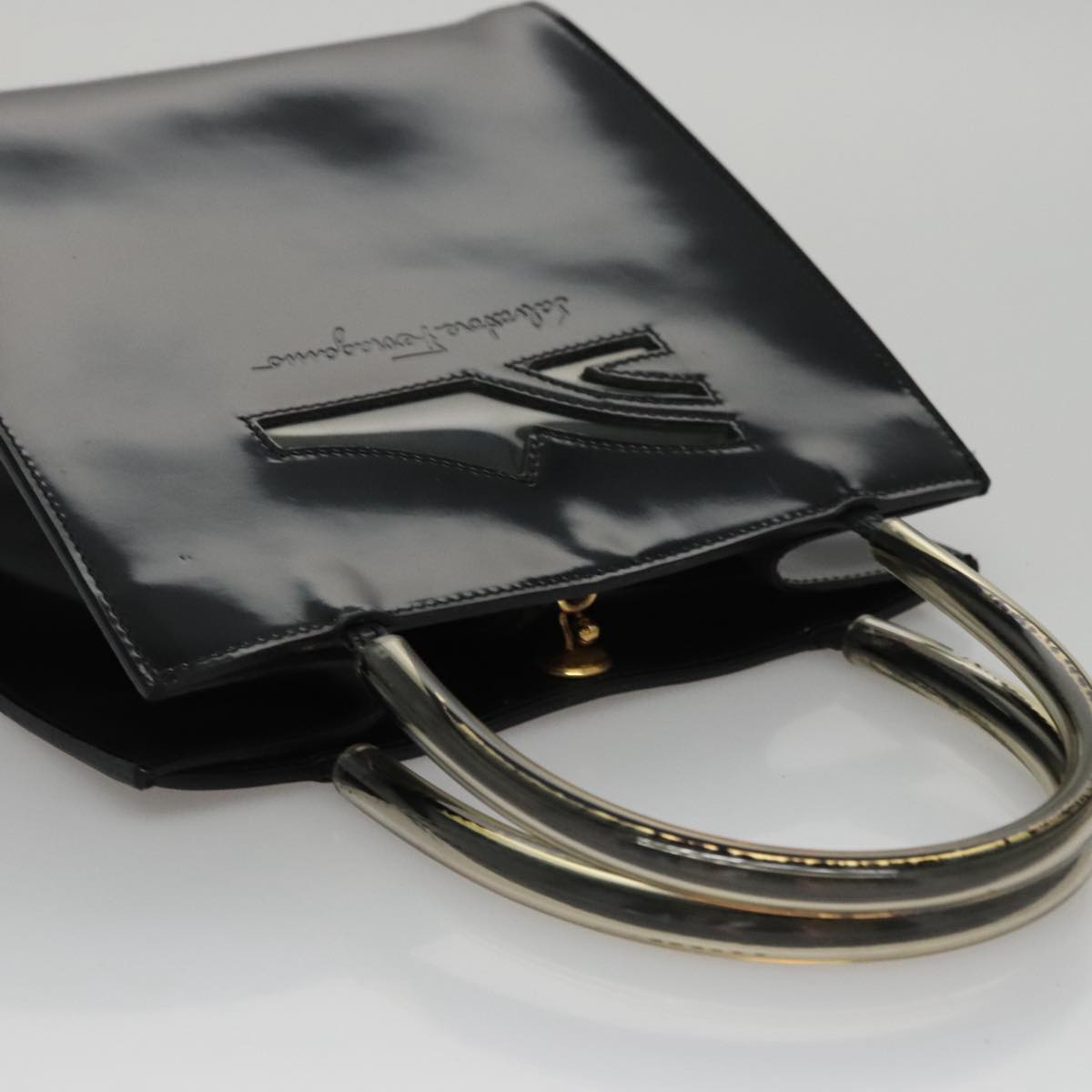 Salvatore Ferragamo Black Patent Leather Handbag (Pre-Owned)