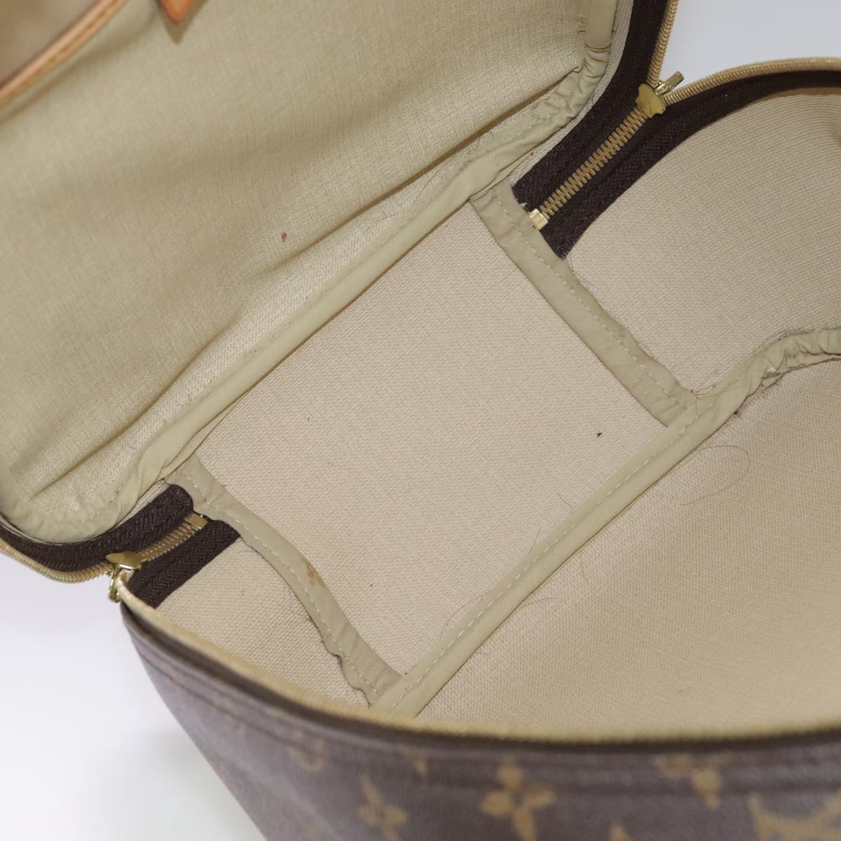 Louis Vuitton Excursion Brown Canvas Handbag (Pre-Owned)