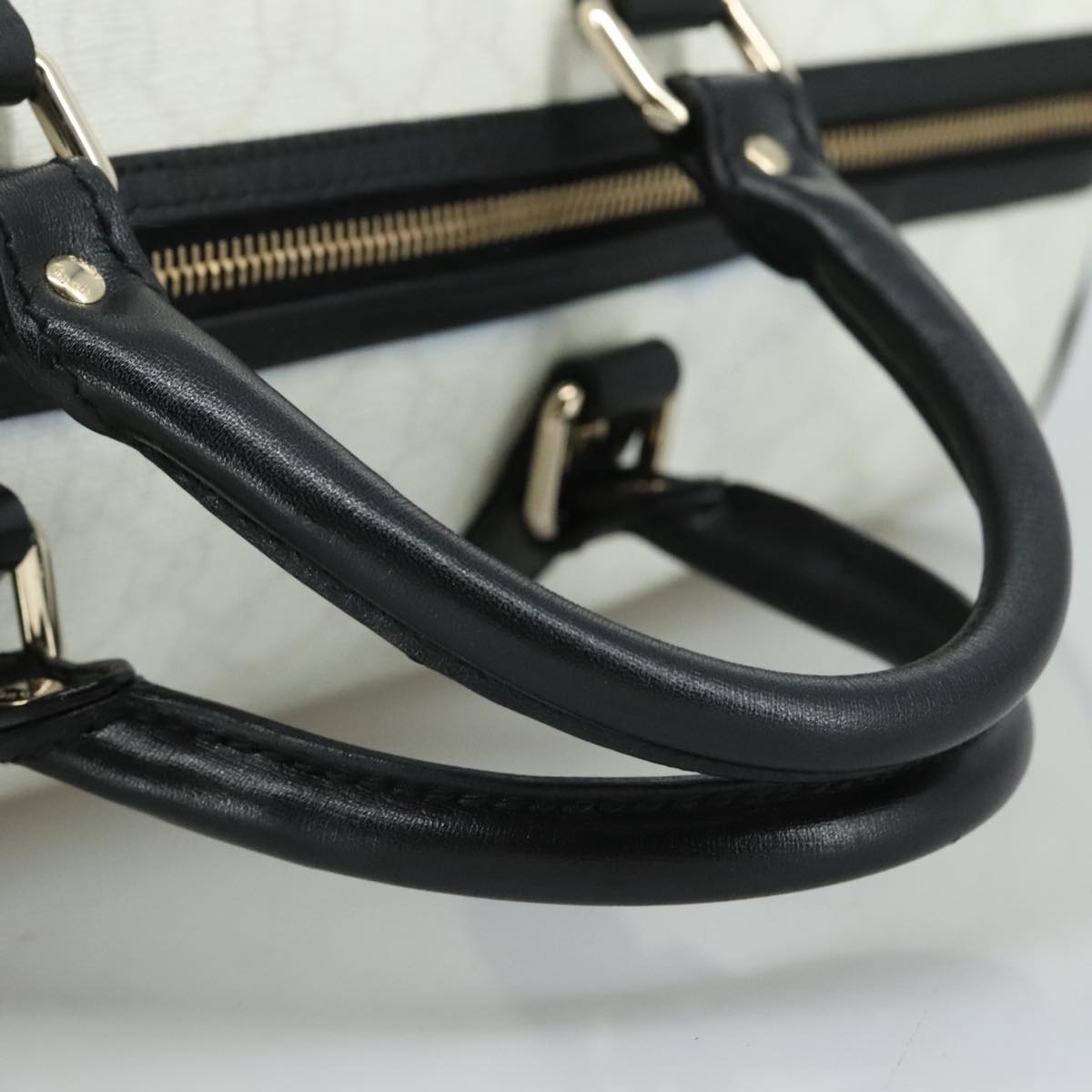 Gucci Gg Canvas White Canvas Travel Bag (Pre-Owned)