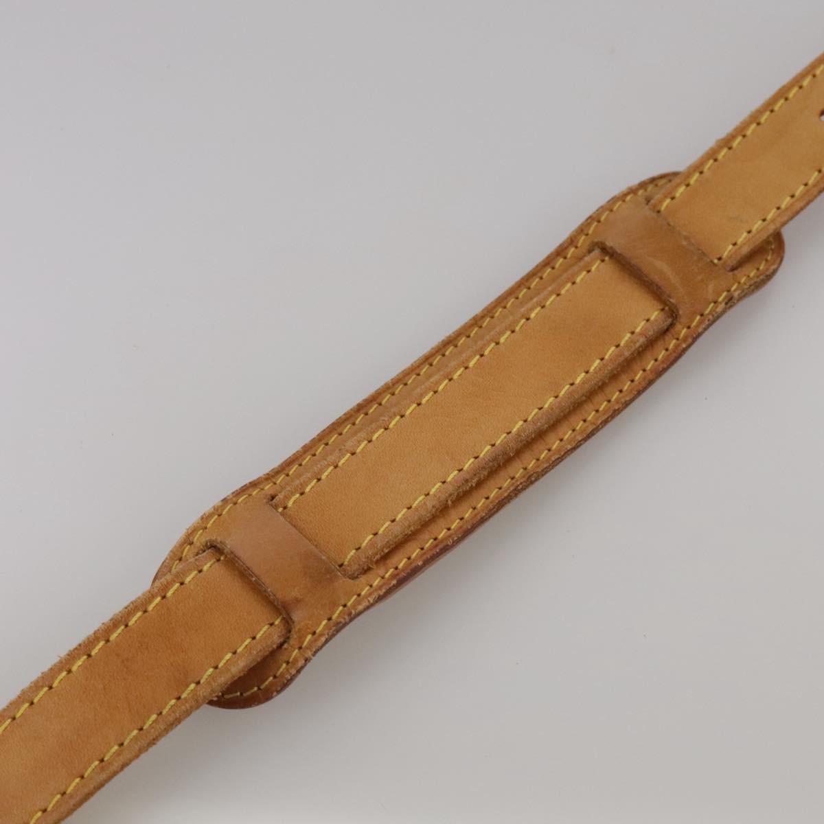 Louis Vuitton Shoulder Strap Beige Leather Bag Jewelry (Pre-Owned)