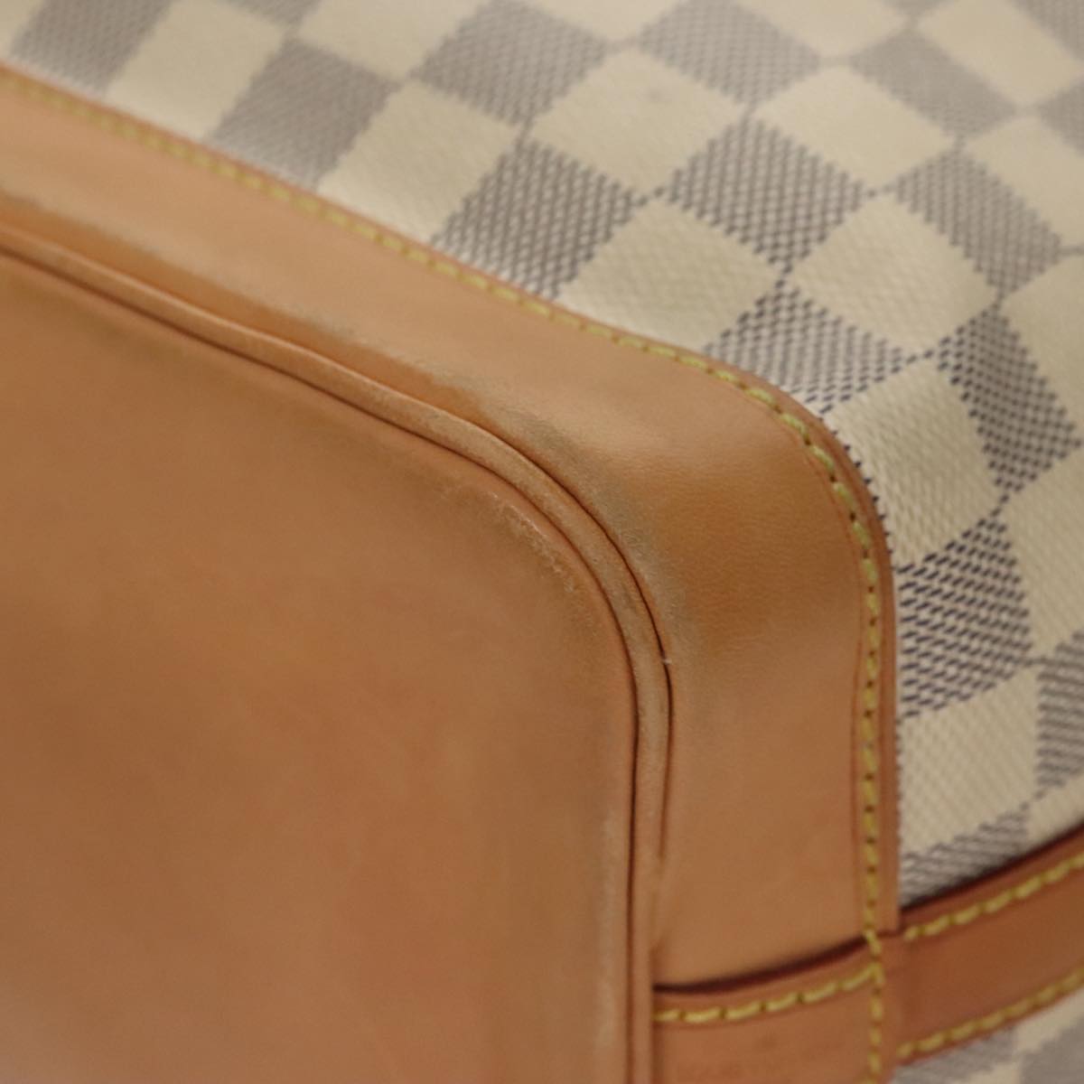 Louis Vuitton Noé White Canvas Shoulder Bag (Pre-Owned)