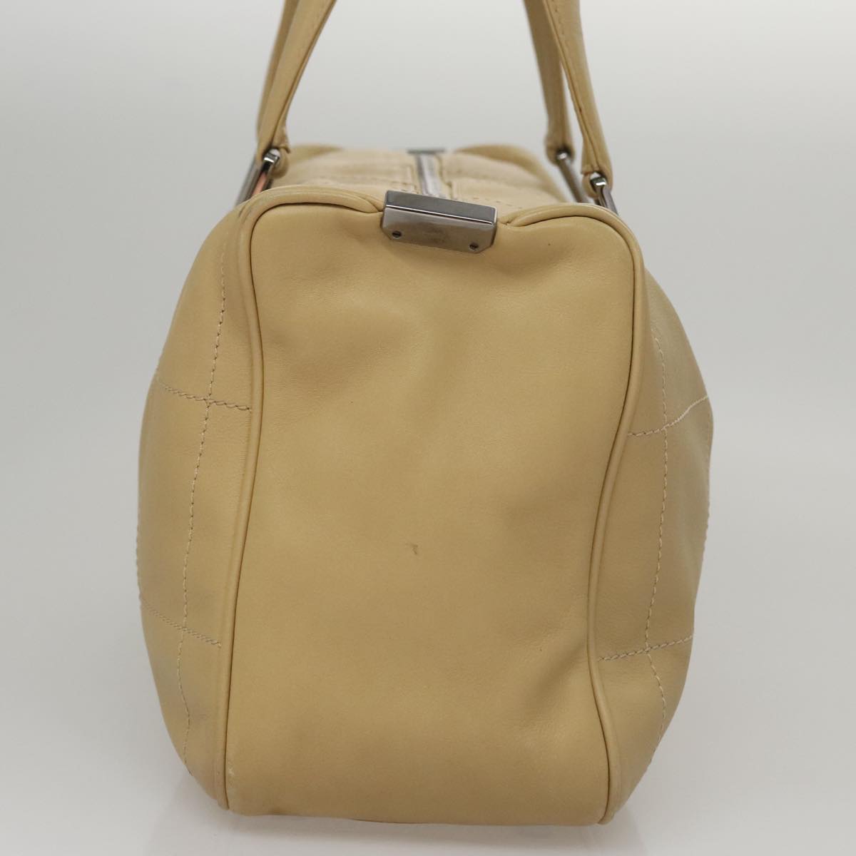 Chanel Chocolate Bar Beige Leather Handbag (Pre-Owned)