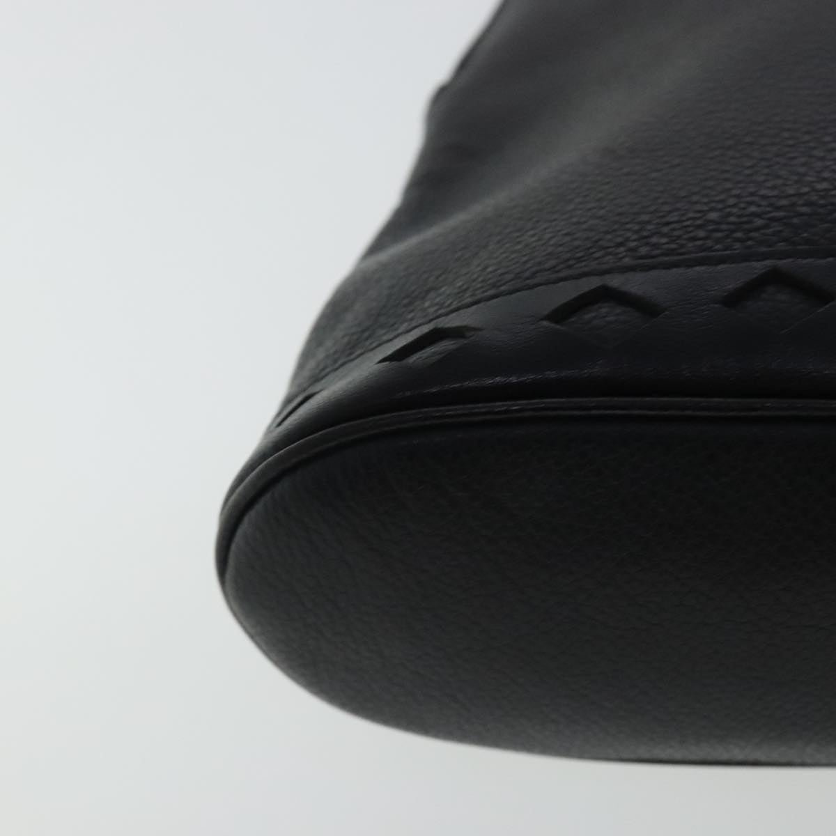 Yves Saint Laurent Black Leather Handbag (Pre-Owned)