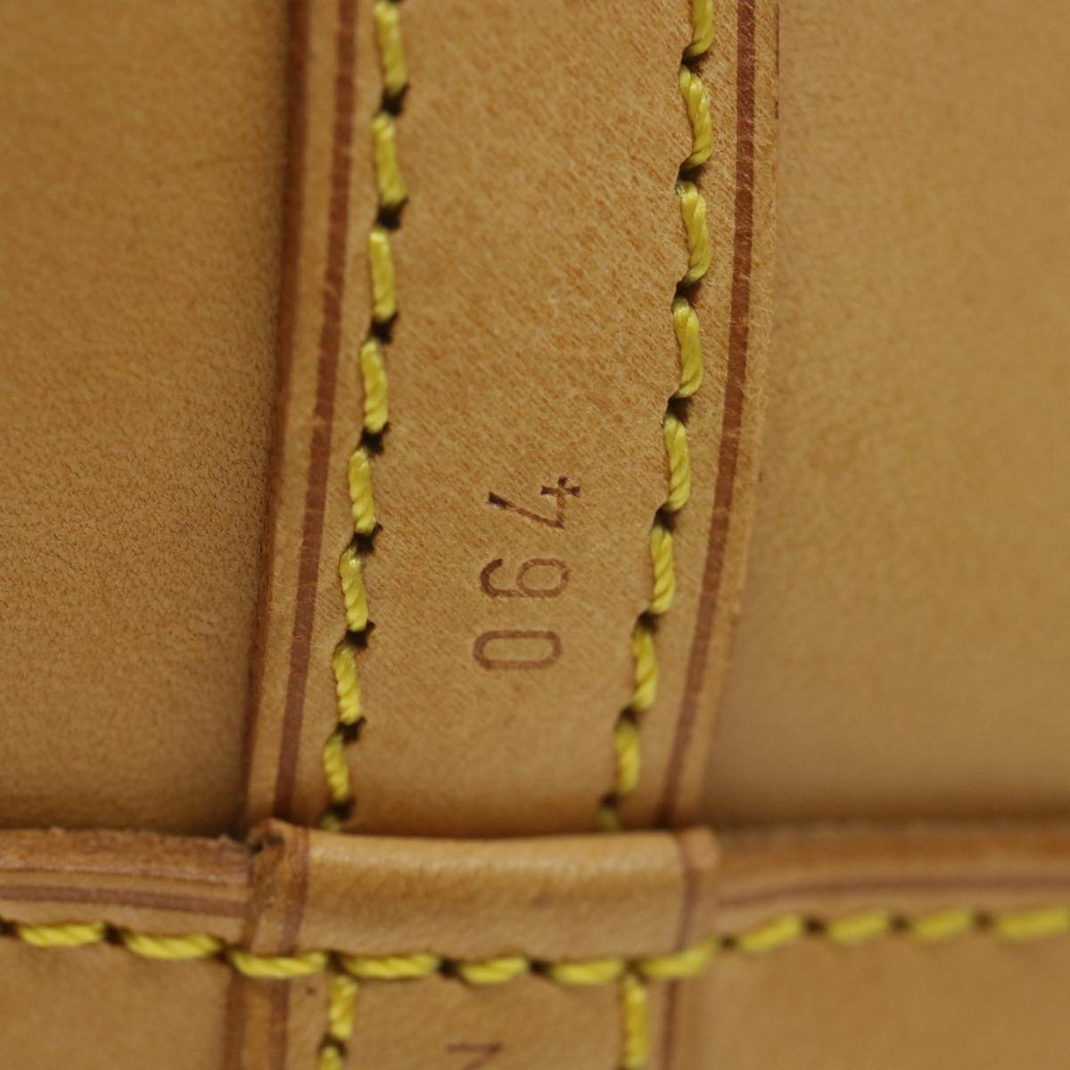 Louis Vuitton Noe Beige Leather Handbag (Pre-Owned)