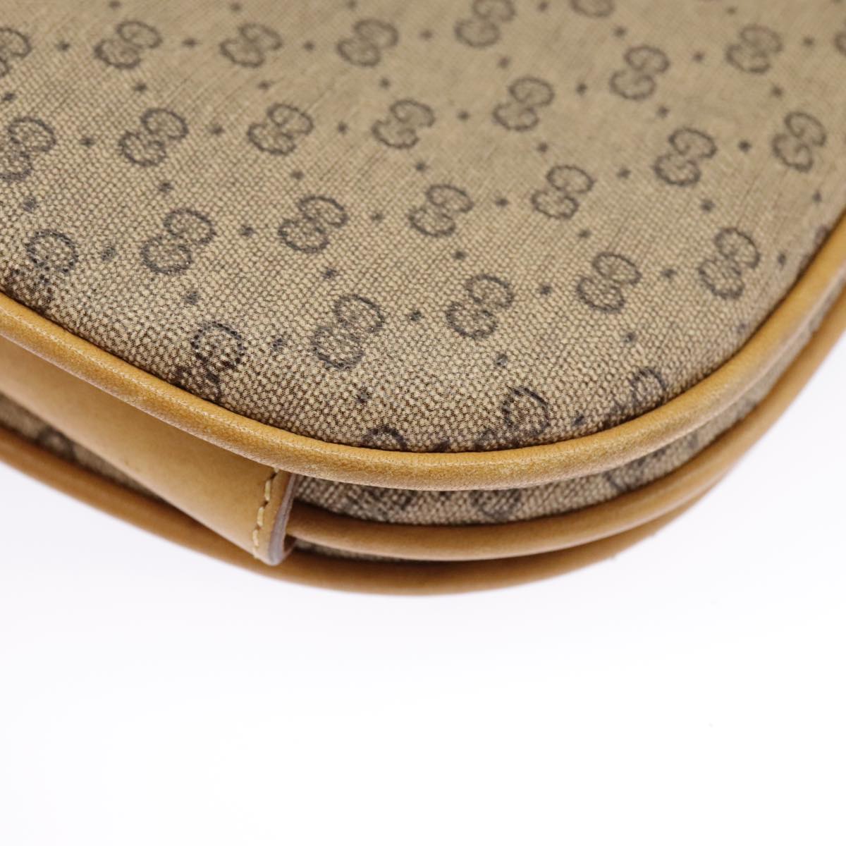 Gucci Micro Small Gg Canvas Beige Canvas Shoulder Bag (Pre-Owned)