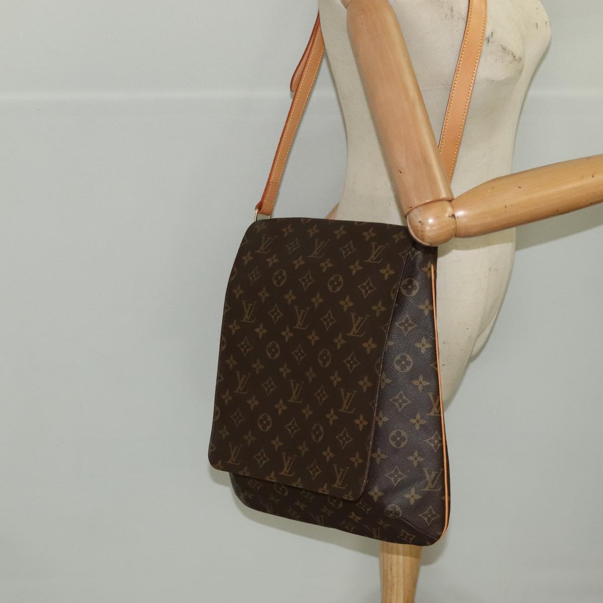 Louis Vuitton Musette Brown Canvas Shoulder Bag (Pre-Owned)