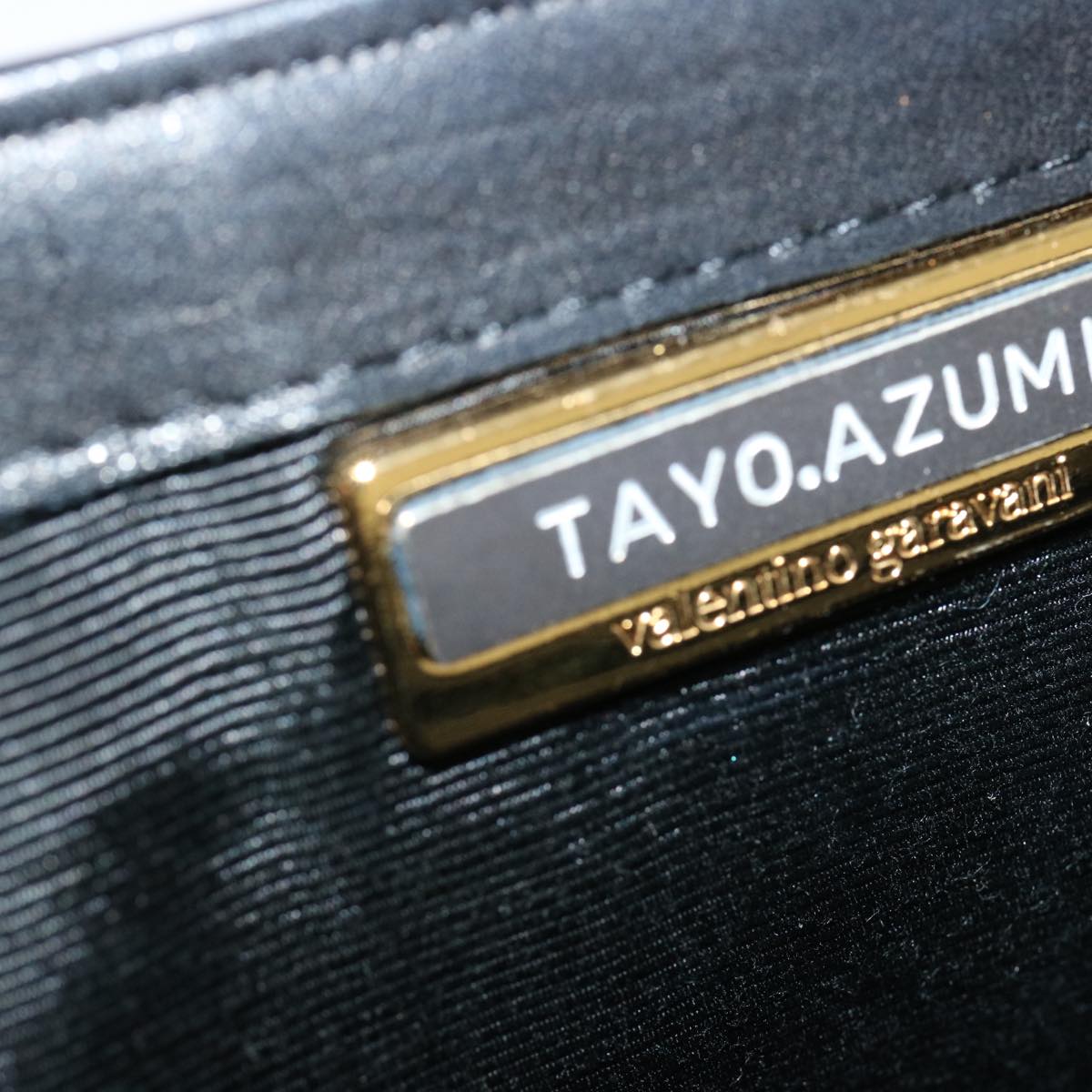 Valentino Garavani Black Leather Shoulder Bag (Pre-Owned)