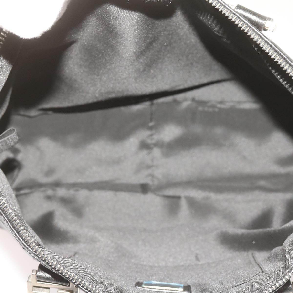 Fendi -- Black Leather Handbag (Pre-Owned)
