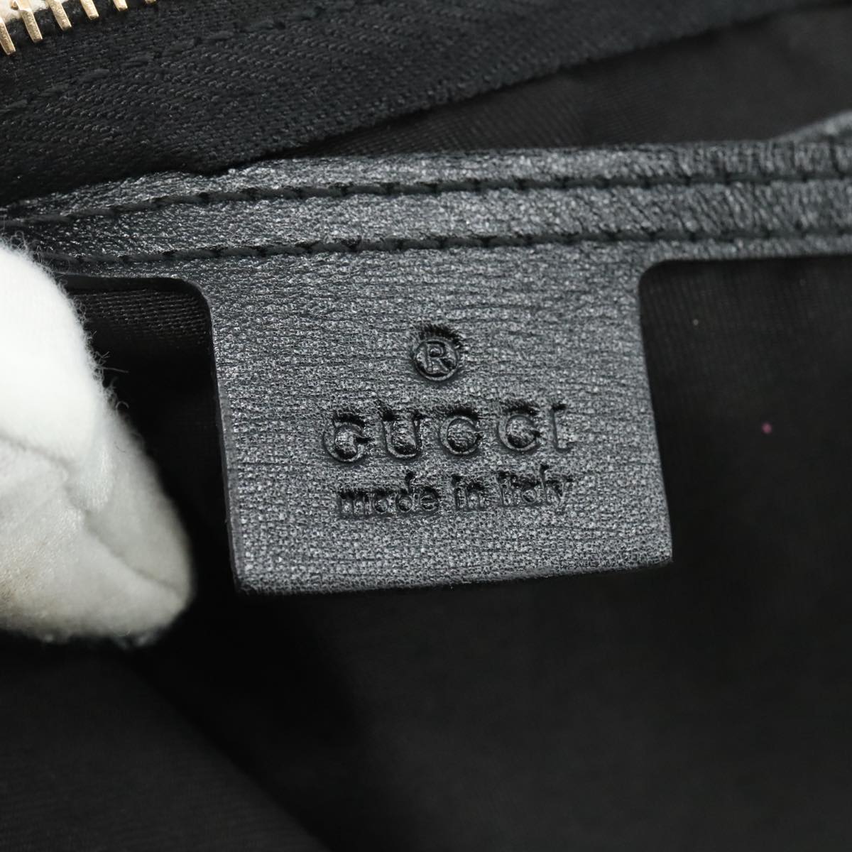 Gucci Gg Canvas White Canvas Travel Bag (Pre-Owned)