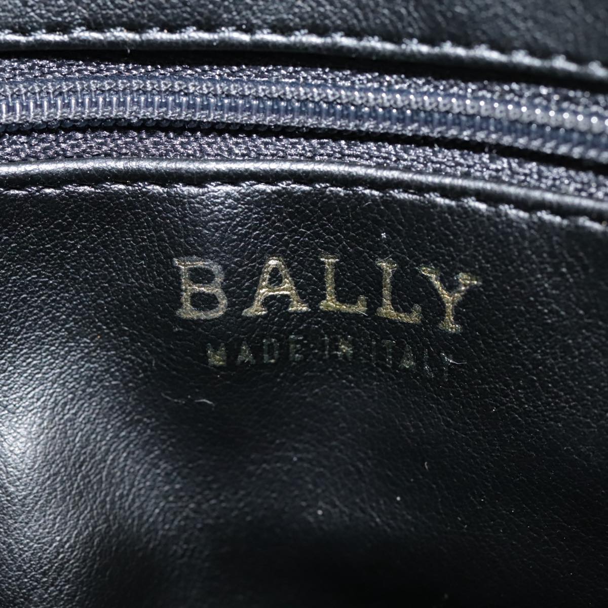 Bally Black Leather Shoulder Bag (Pre-Owned)