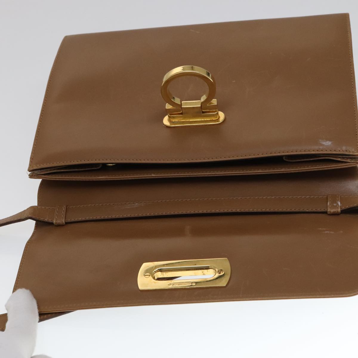 Salvatore Ferragamo Gancini Brown Leather Shoulder Bag (Pre-Owned)