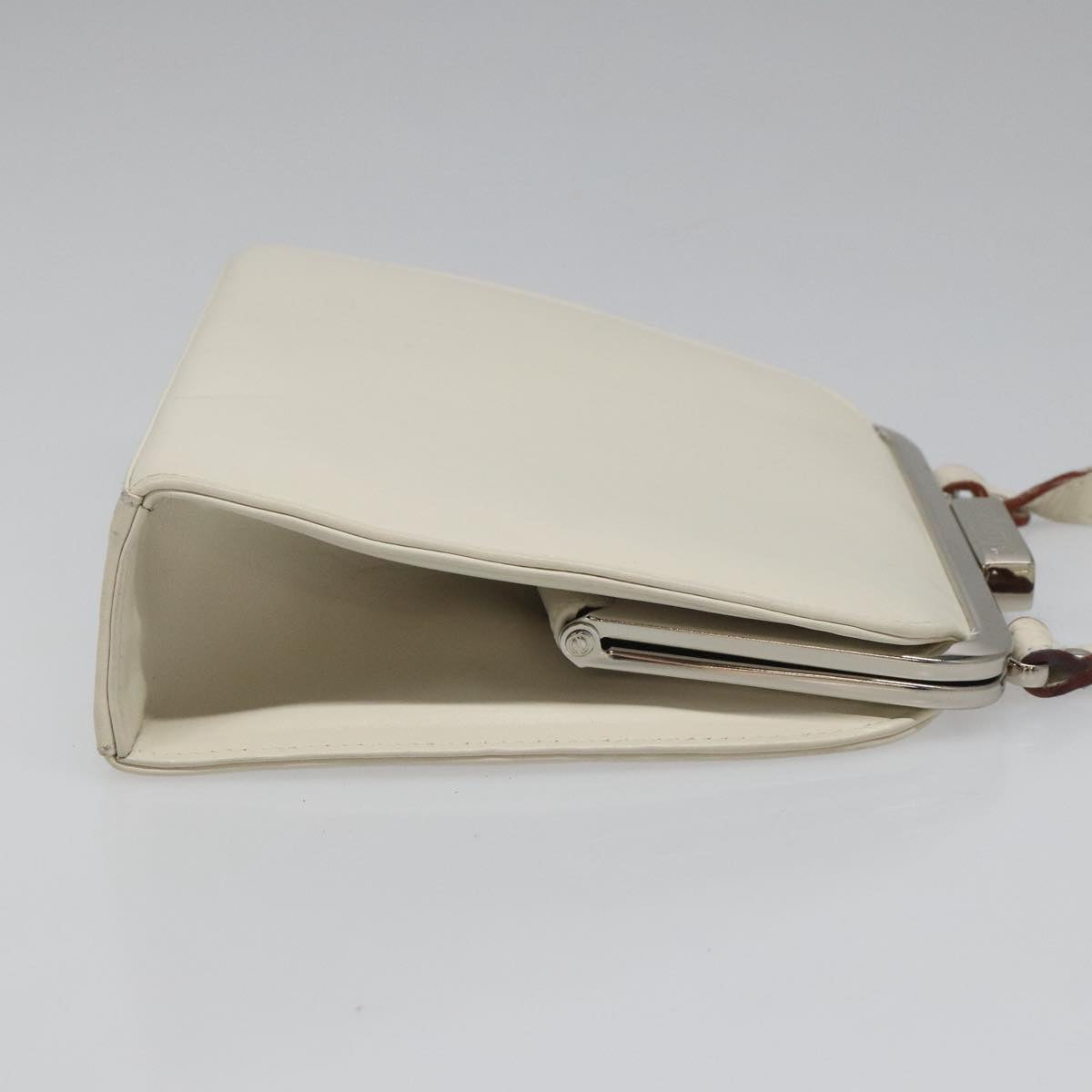 Burberry White Leather Shoulder Bag (Pre-Owned)