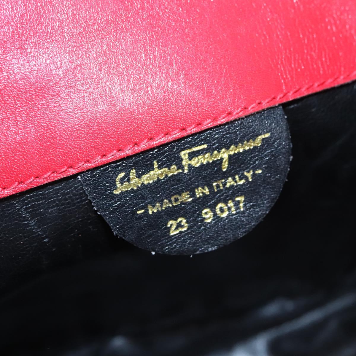 Salvatore Ferragamo Gancini Red Leather Shoulder Bag (Pre-Owned)