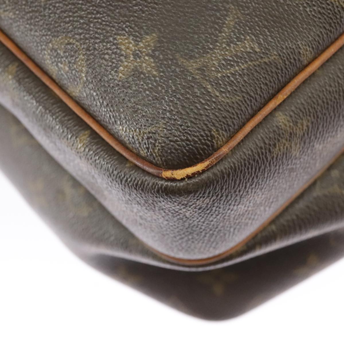 Louis Vuitton Reporter Brown Canvas Shoulder Bag (Pre-Owned)