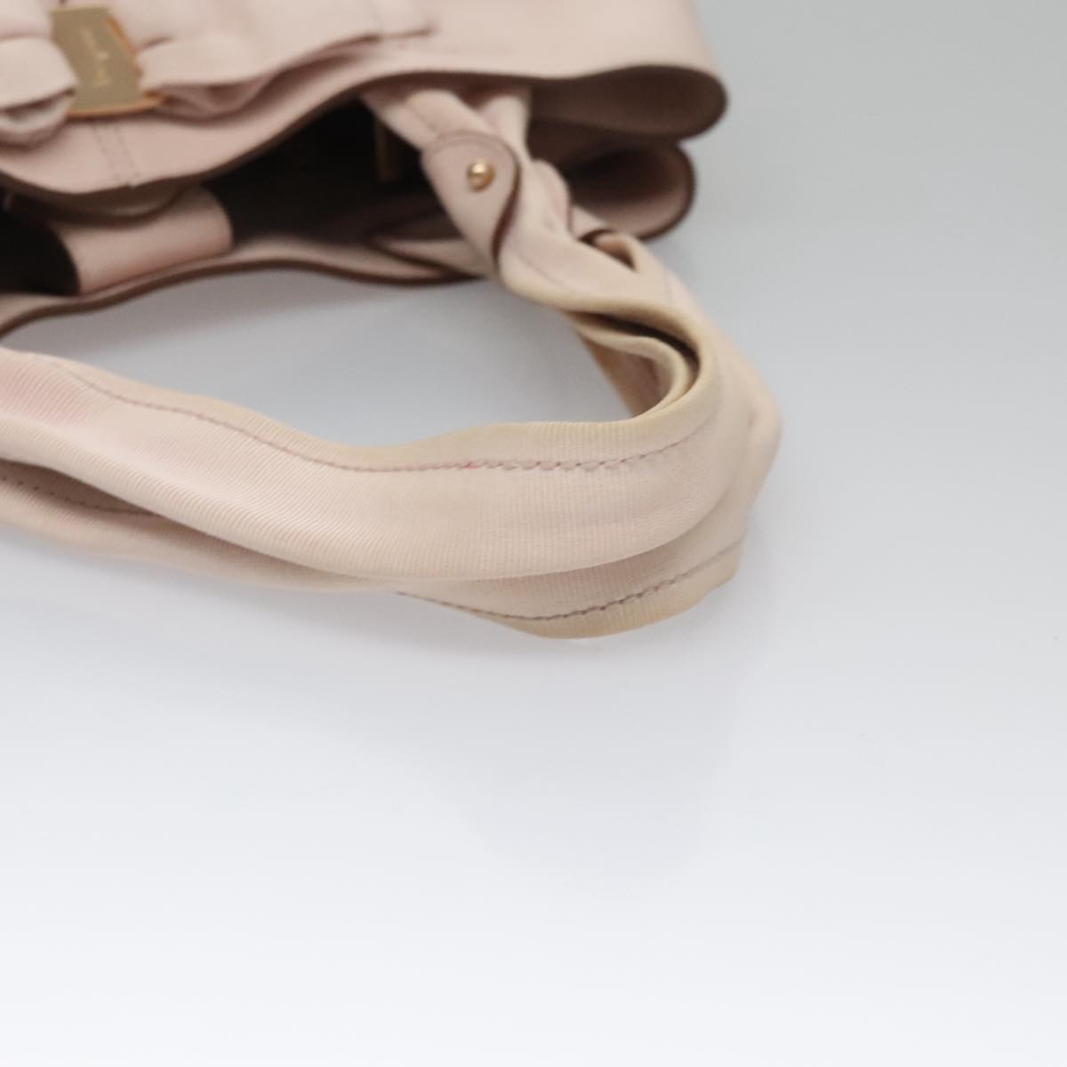 Salvatore Ferragamo Vara Pink Leather Shoulder Bag (Pre-Owned)