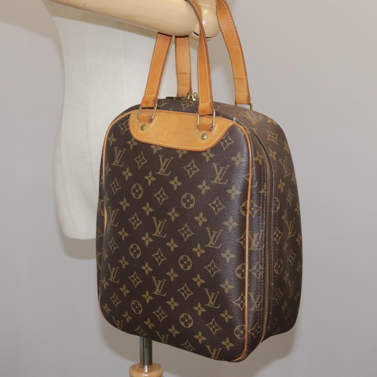 Louis Vuitton Excursion Brown Canvas Handbag (Pre-Owned)