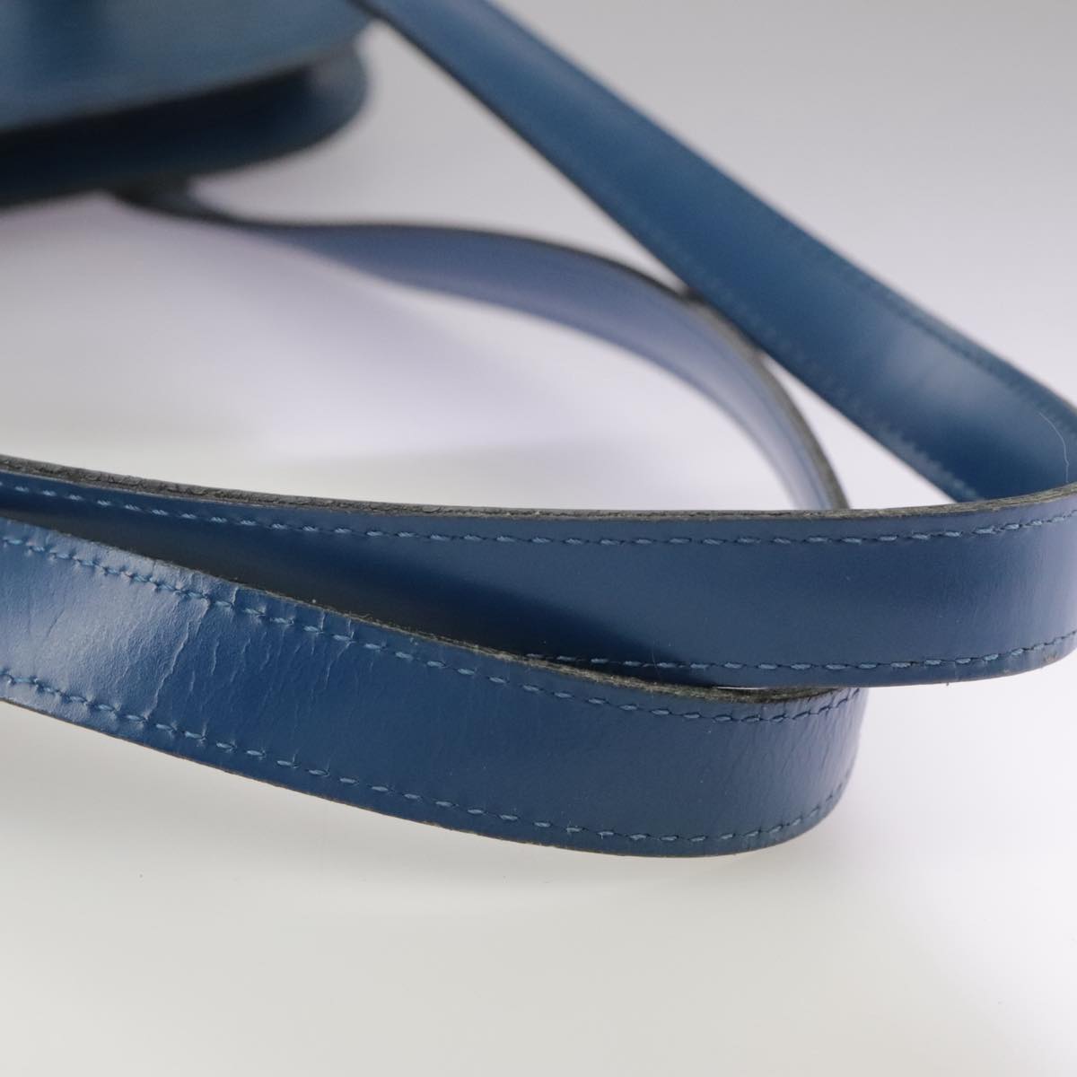 Louis Vuitton Lussac Blue Leather Shoulder Bag (Pre-Owned)