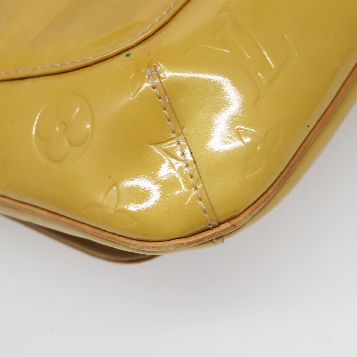 Louis Vuitton Thompson Street Beige Patent Leather Shoulder Bag (Pre-Owned)