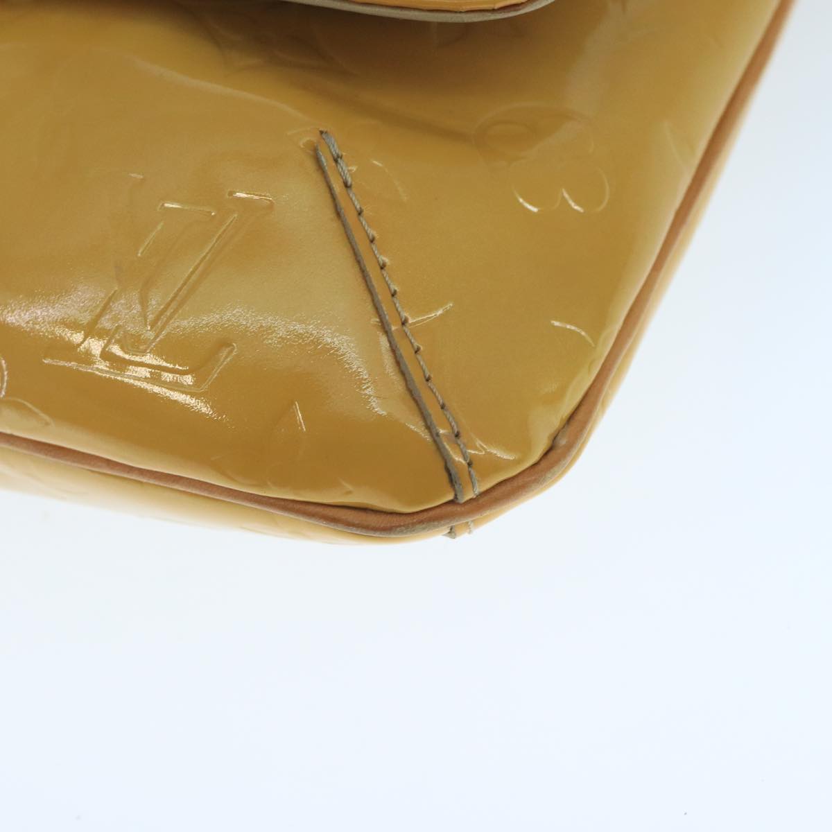Louis Vuitton Thompson Street Beige Patent Leather Shoulder Bag (Pre-Owned)
