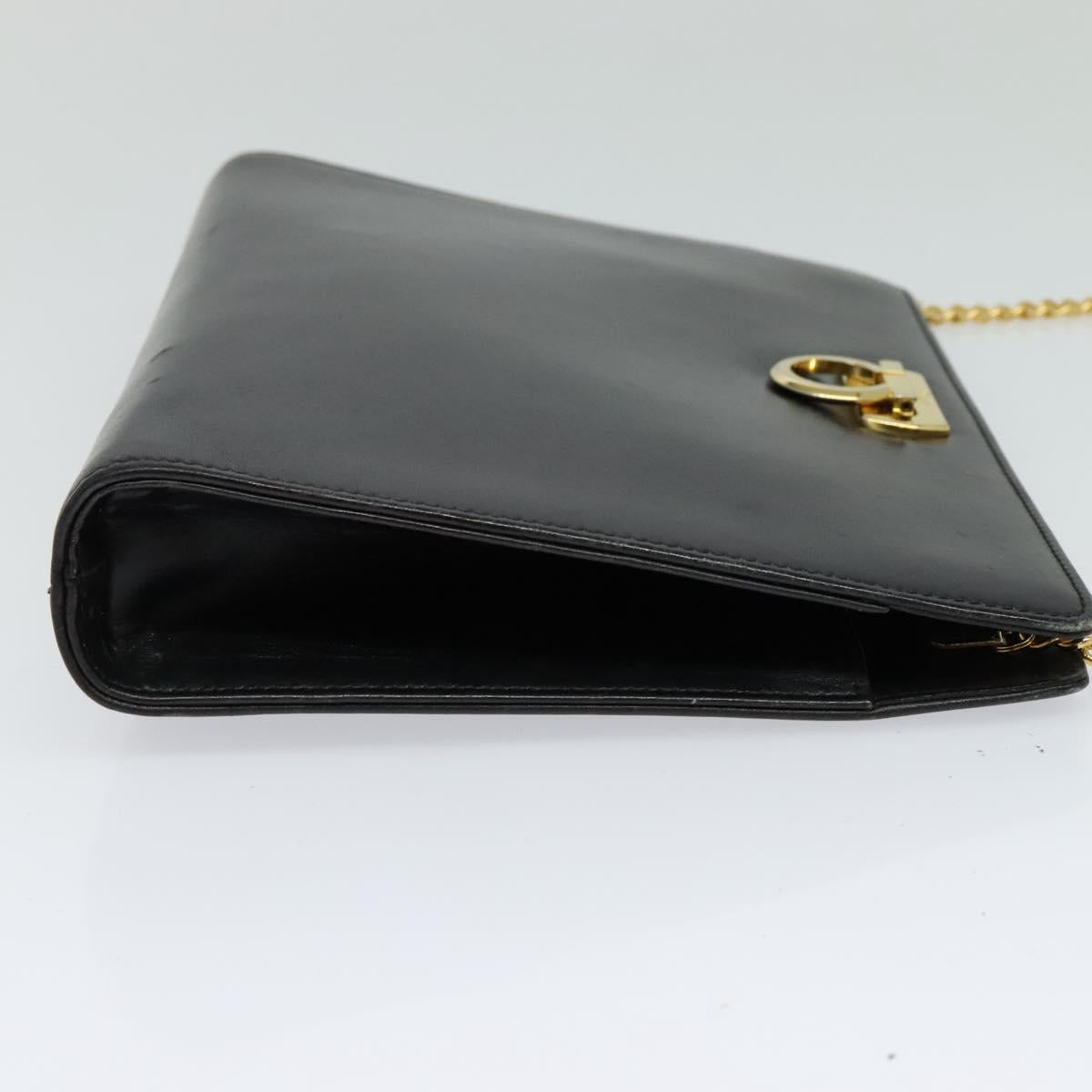 Salvatore Ferragamo Gancini Black Leather Shoulder Bag (Pre-Owned)