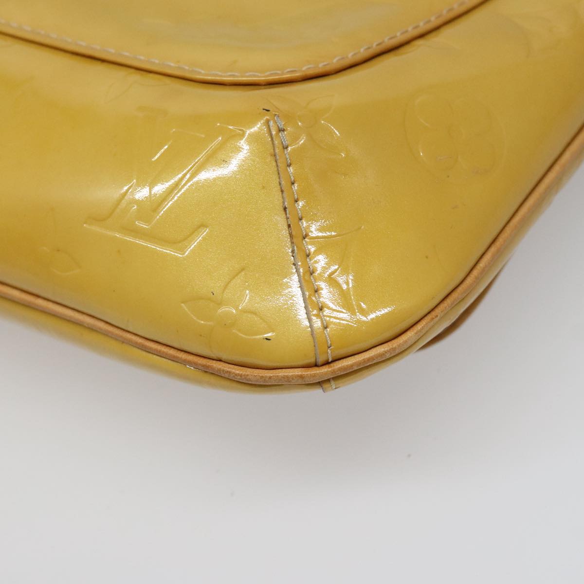 Louis Vuitton Thompson Street Beige Patent Leather Shoulder Bag (Pre-Owned)