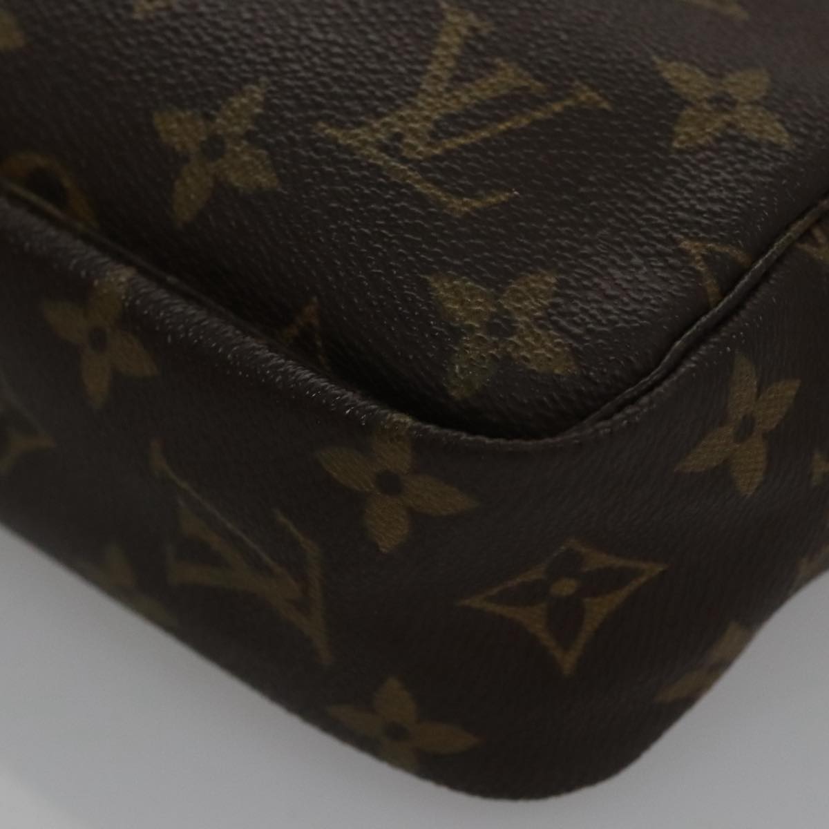Louis Vuitton Truth Toilette 23 Brown Canvas Clutch Bag (Pre-Owned)