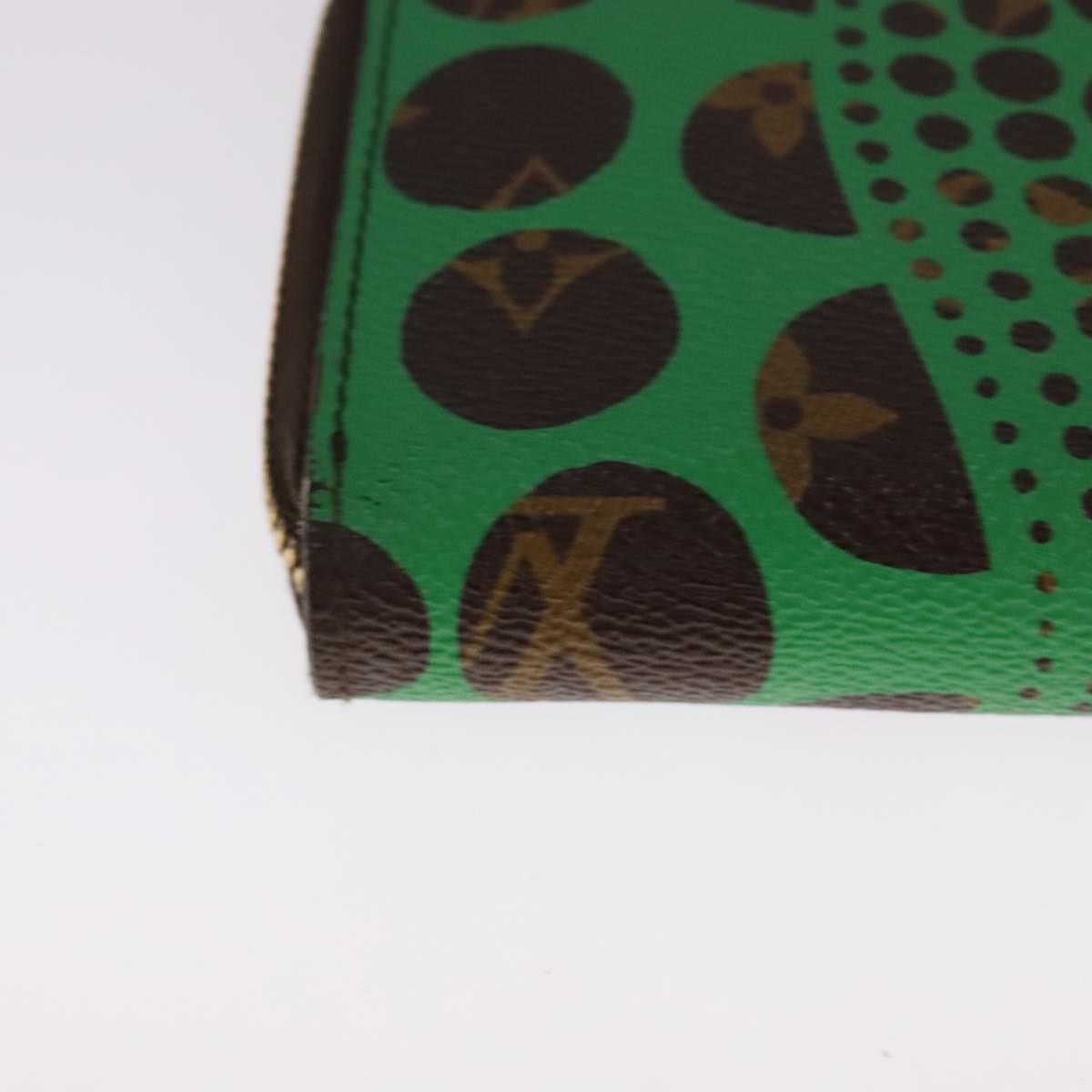 Louis Vuitton Zippy Wallet Green Canvas Wallet (Pre-Owned)