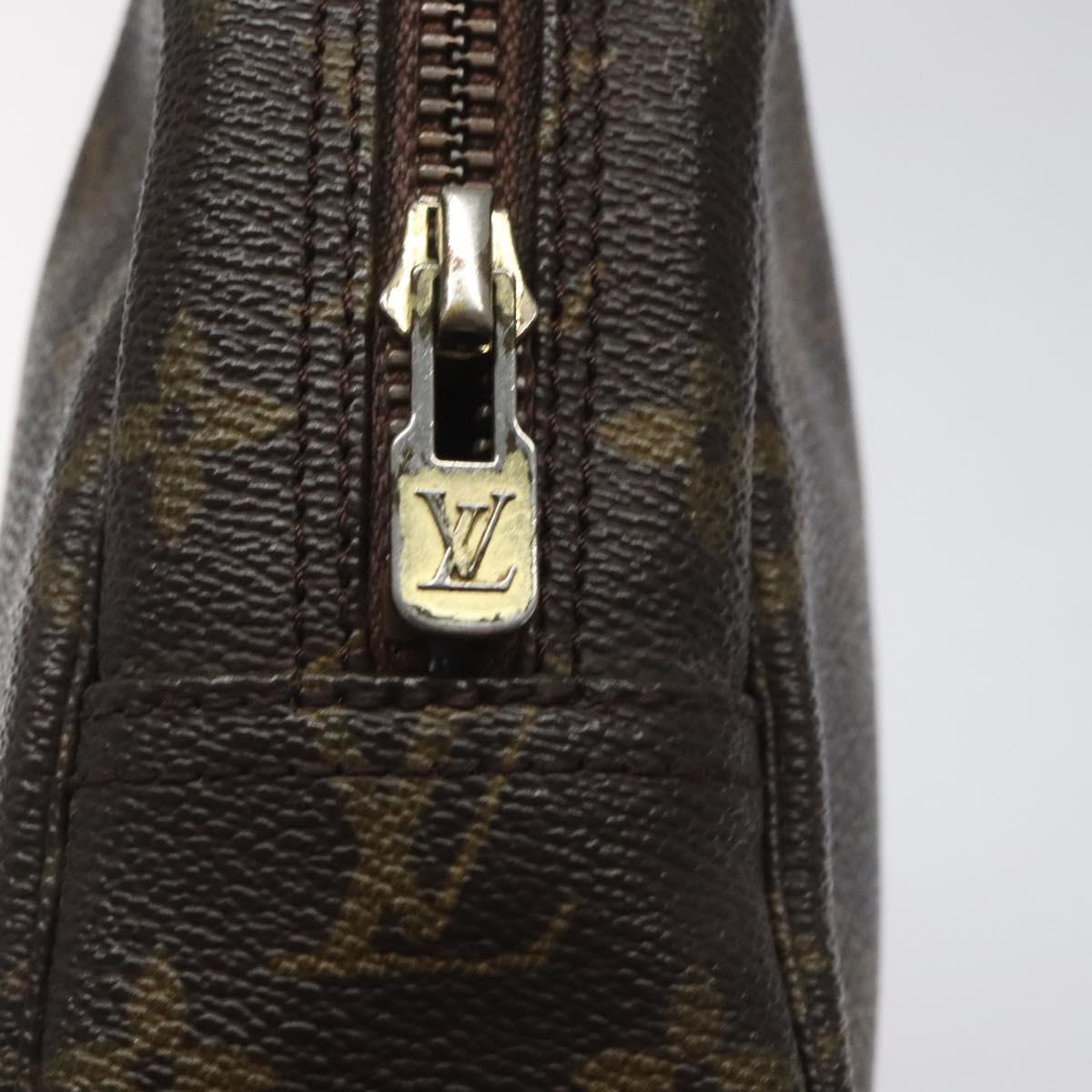 Louis Vuitton Truth Toilette 23 Brown Canvas Clutch Bag (Pre-Owned)