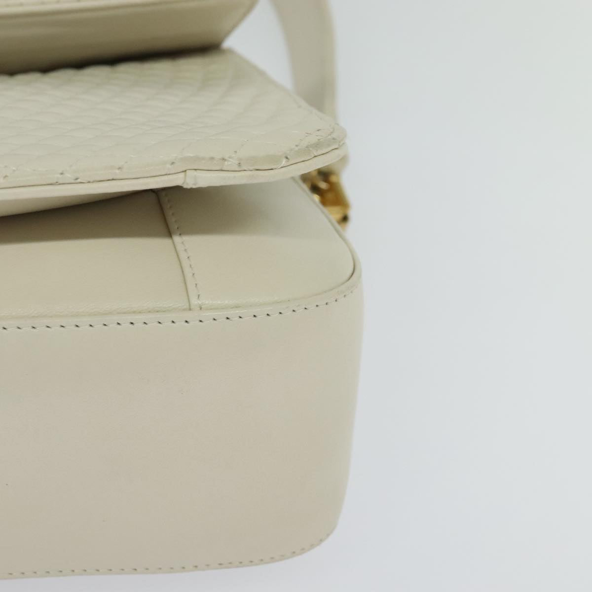 Bally Quilted Beige Leather Shoulder Bag (Pre-Owned)