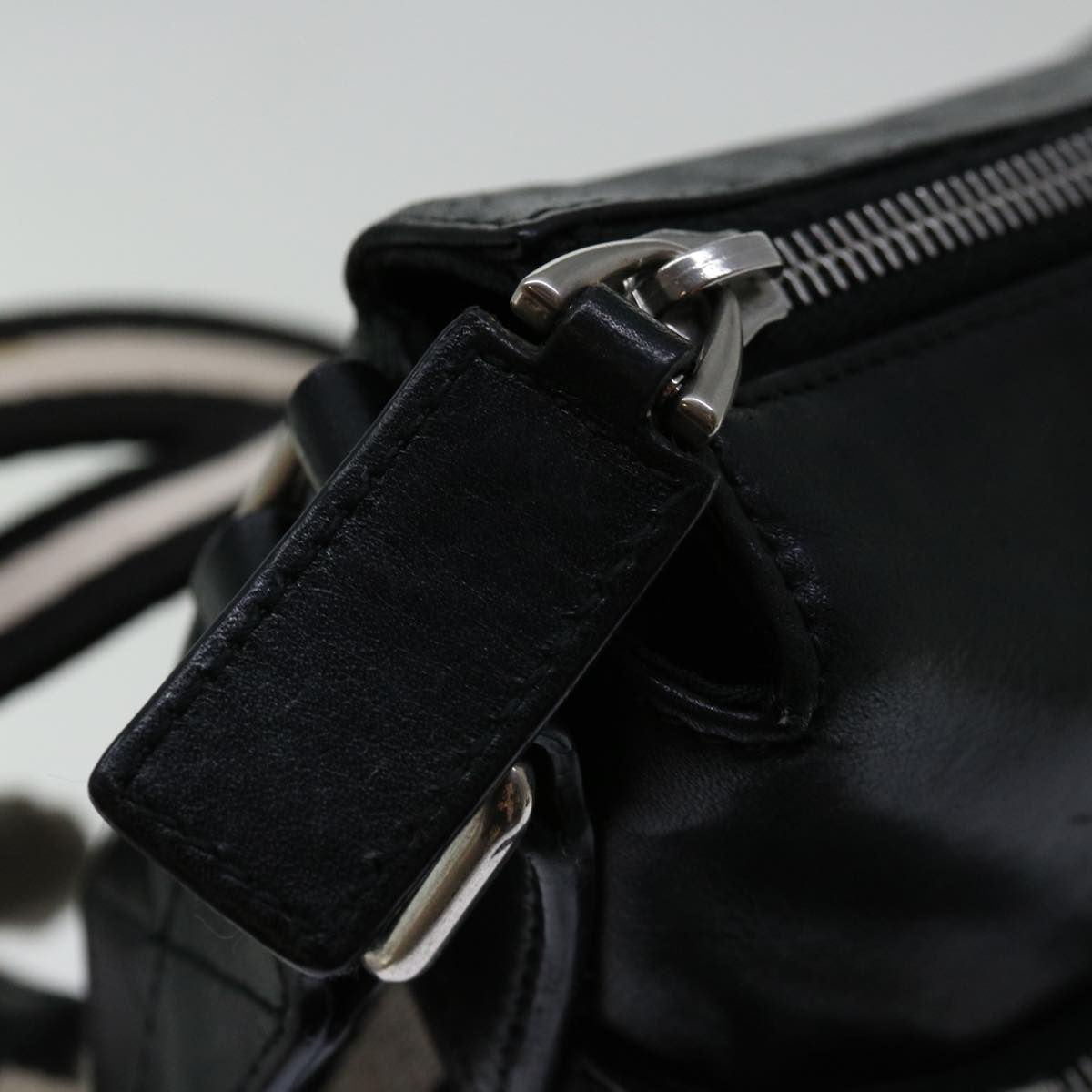 Bally -- Black Leather Shoulder Bag (Pre-Owned)