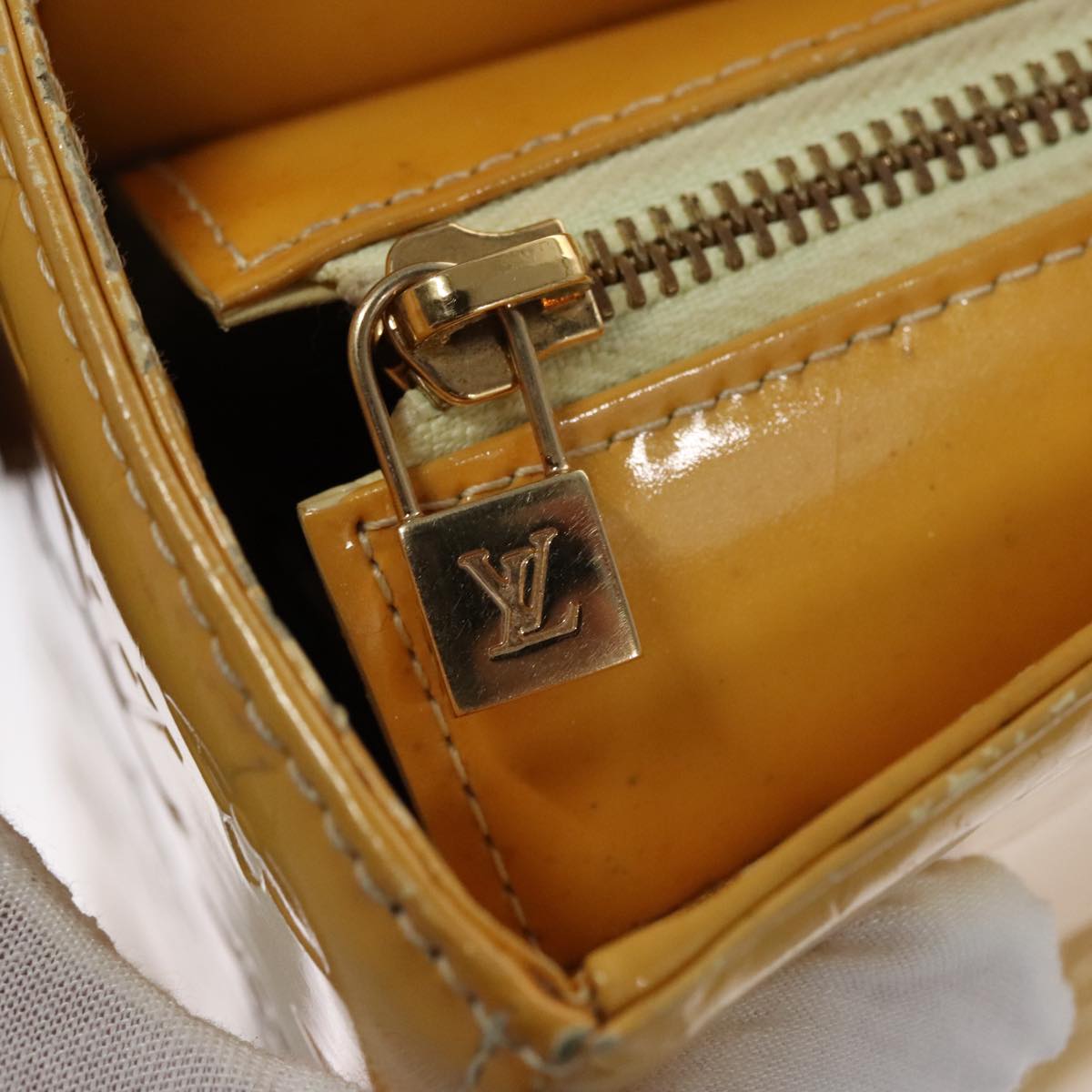 Louis Vuitton Columbus Yellow Patent Leather Tote Bag (Pre-Owned)