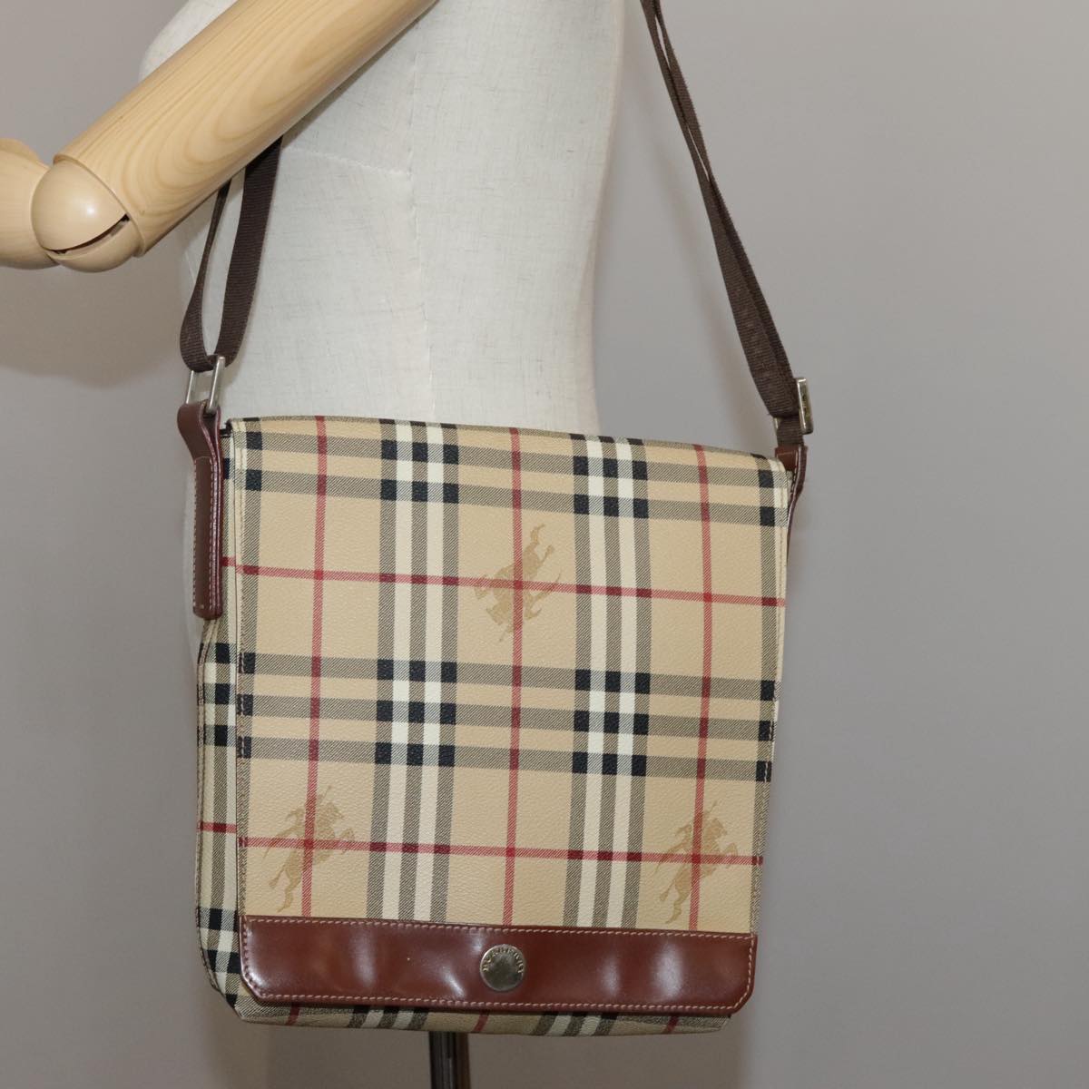 Burberry Nova Check Beige Canvas Shoulder Bag (Pre-Owned)