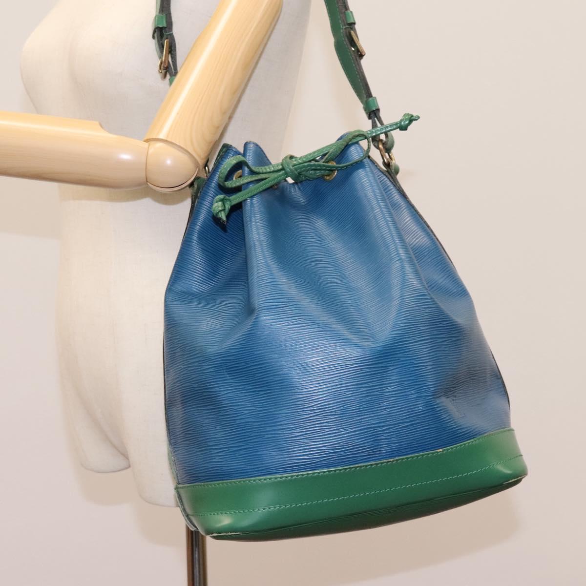 Louis Vuitton Noe Blue Leather Shoulder Bag (Pre-Owned)