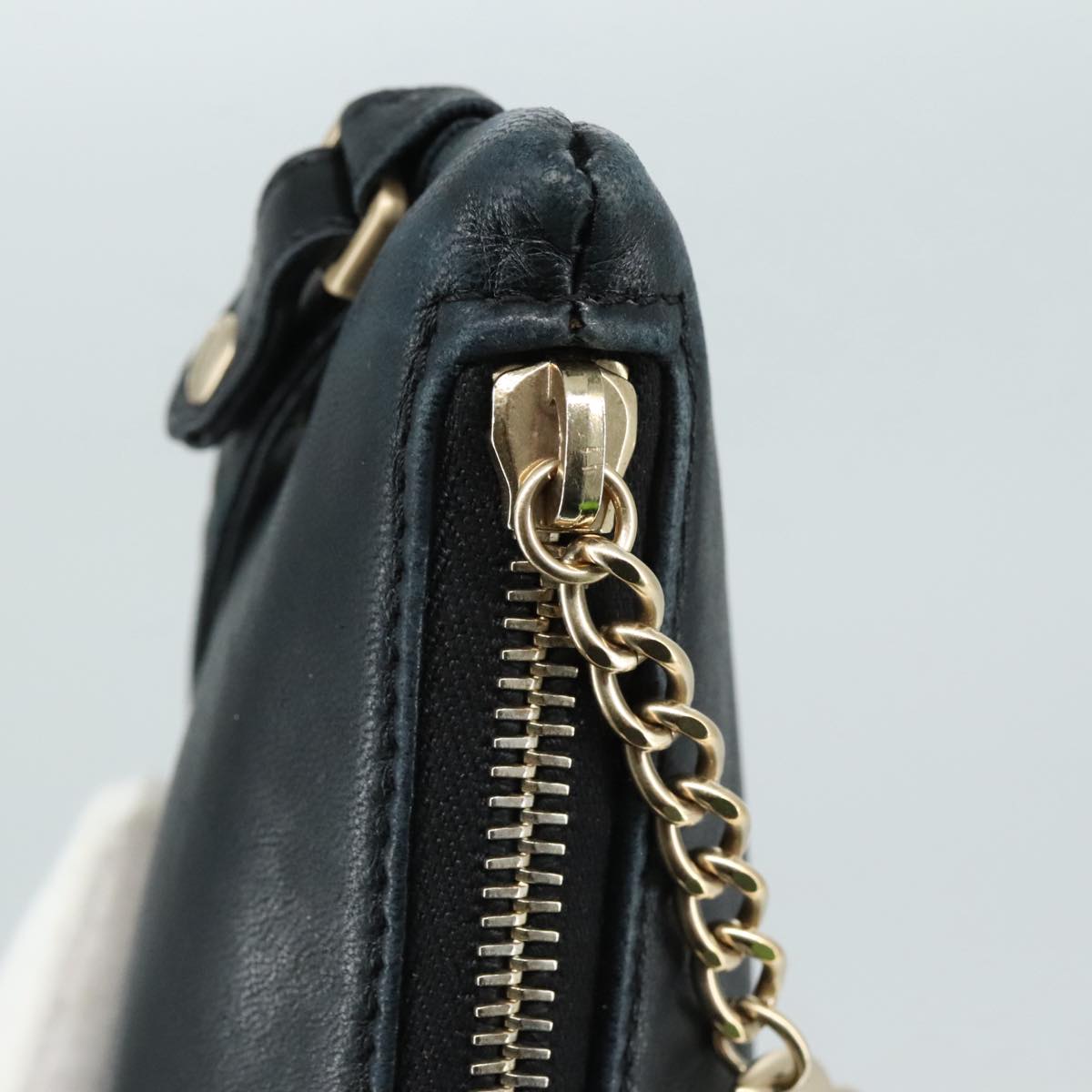 Chanel Camélia Black Leather Clutch Bag (Pre-Owned)