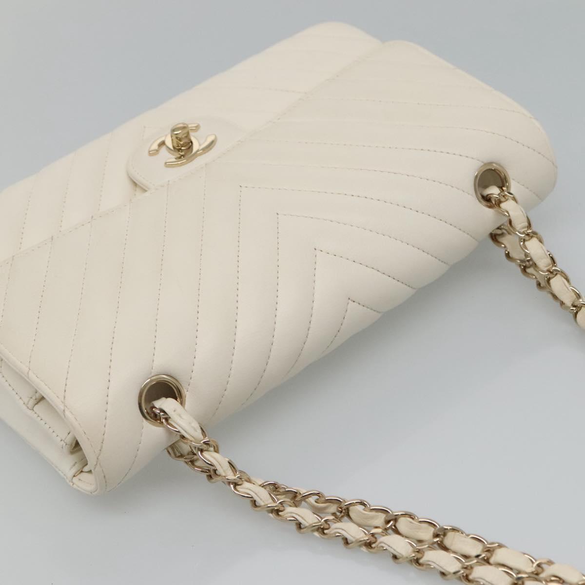 Chanel Double Flap White Leather Shoulder Bag (Pre-Owned)