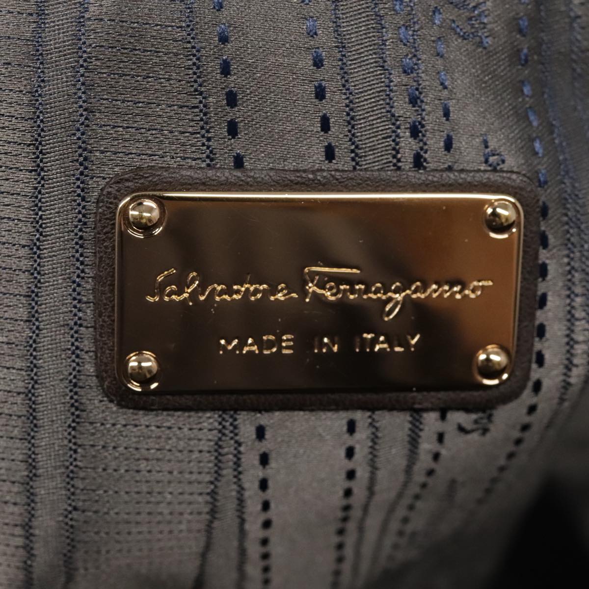 Salvatore Ferragamo Grey Suede Shoulder Bag (Pre-Owned)