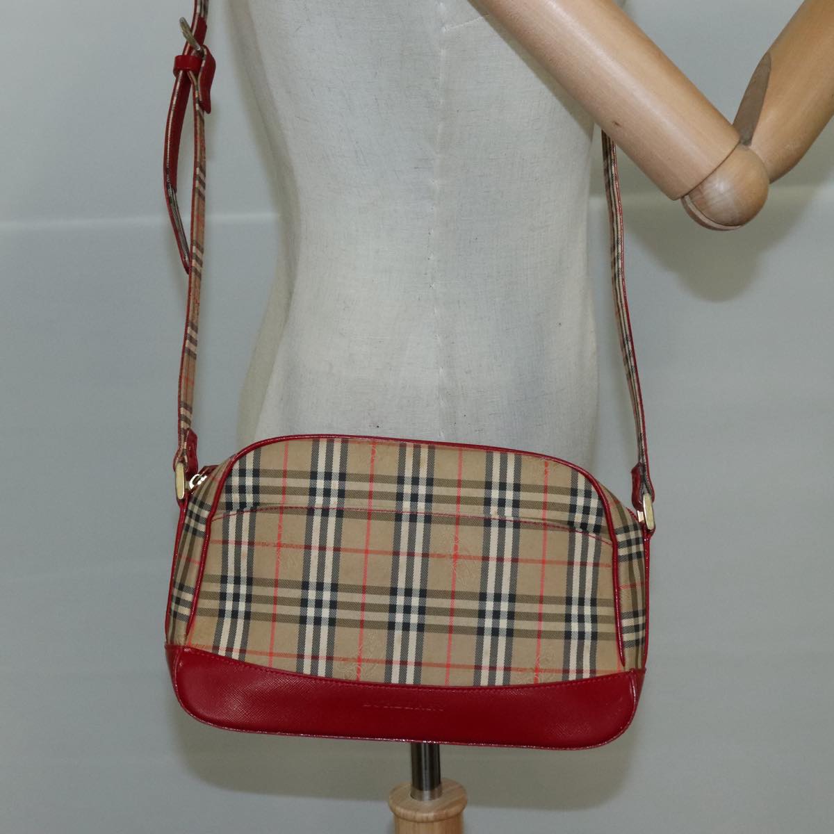 Burberry Nova Check Beige Canvas Shoulder Bag (Pre-Owned)
