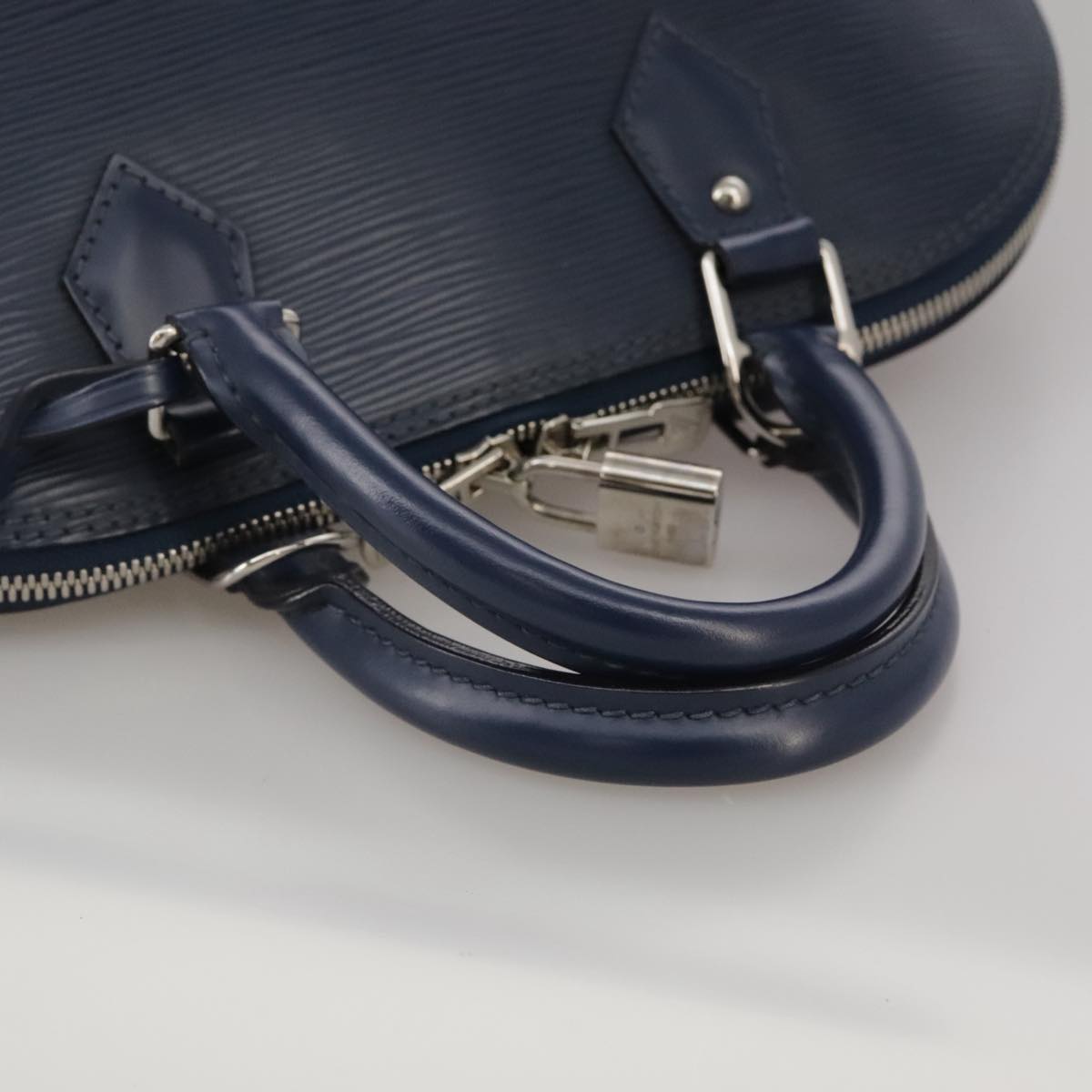 Louis Vuitton Alma Black Leather Handbag (Pre-Owned)