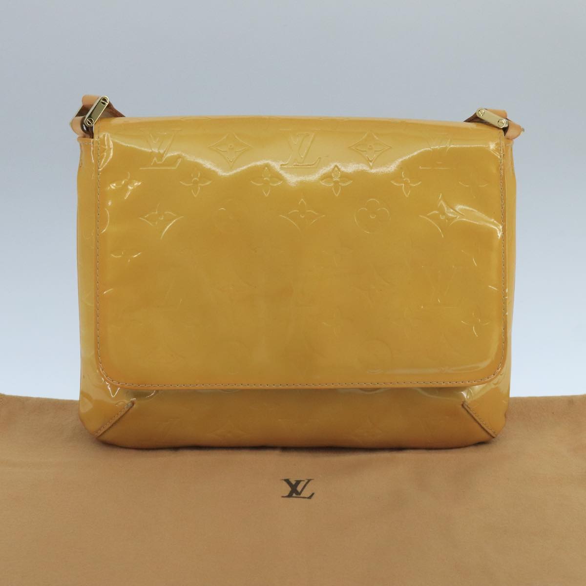 Louis Vuitton Thompson Street Beige Patent Leather Shoulder Bag (Pre-Owned)
