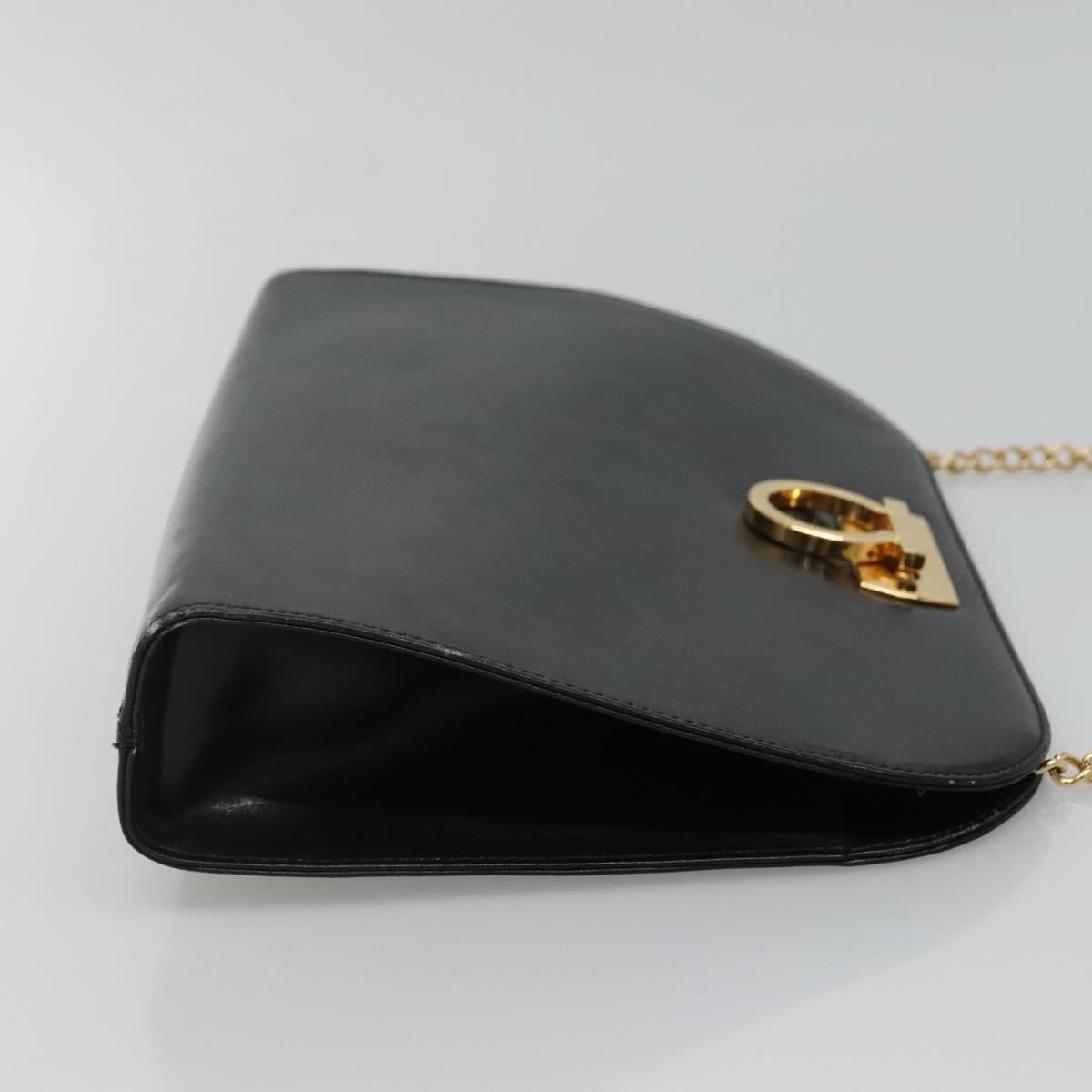 Salvatore Ferragamo Gancini Black Leather Shoulder Bag (Pre-Owned)