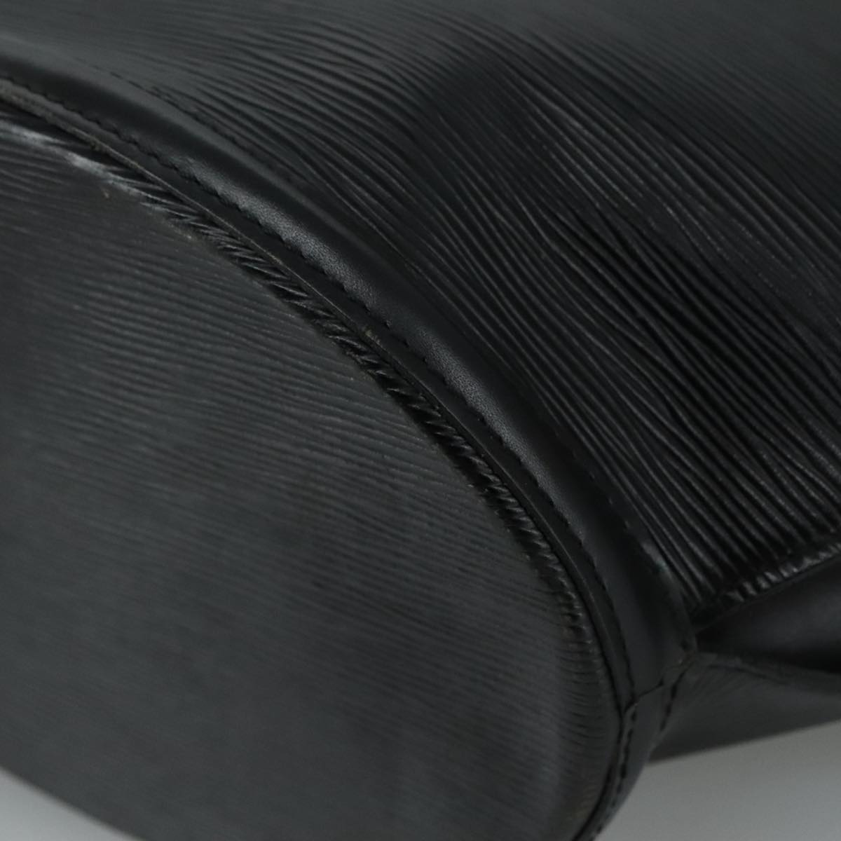 Louis Vuitton Saint Jacques Black Leather Shoulder Bag (Pre-Owned)