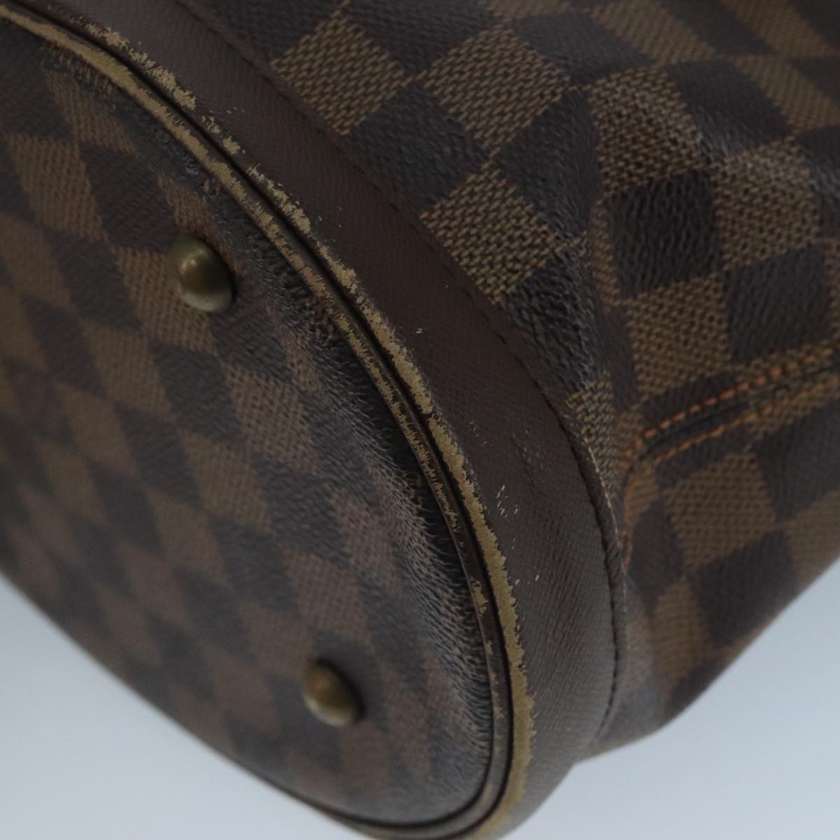 Louis Vuitton Marais White Canvas Shoulder Bag (Pre-Owned)