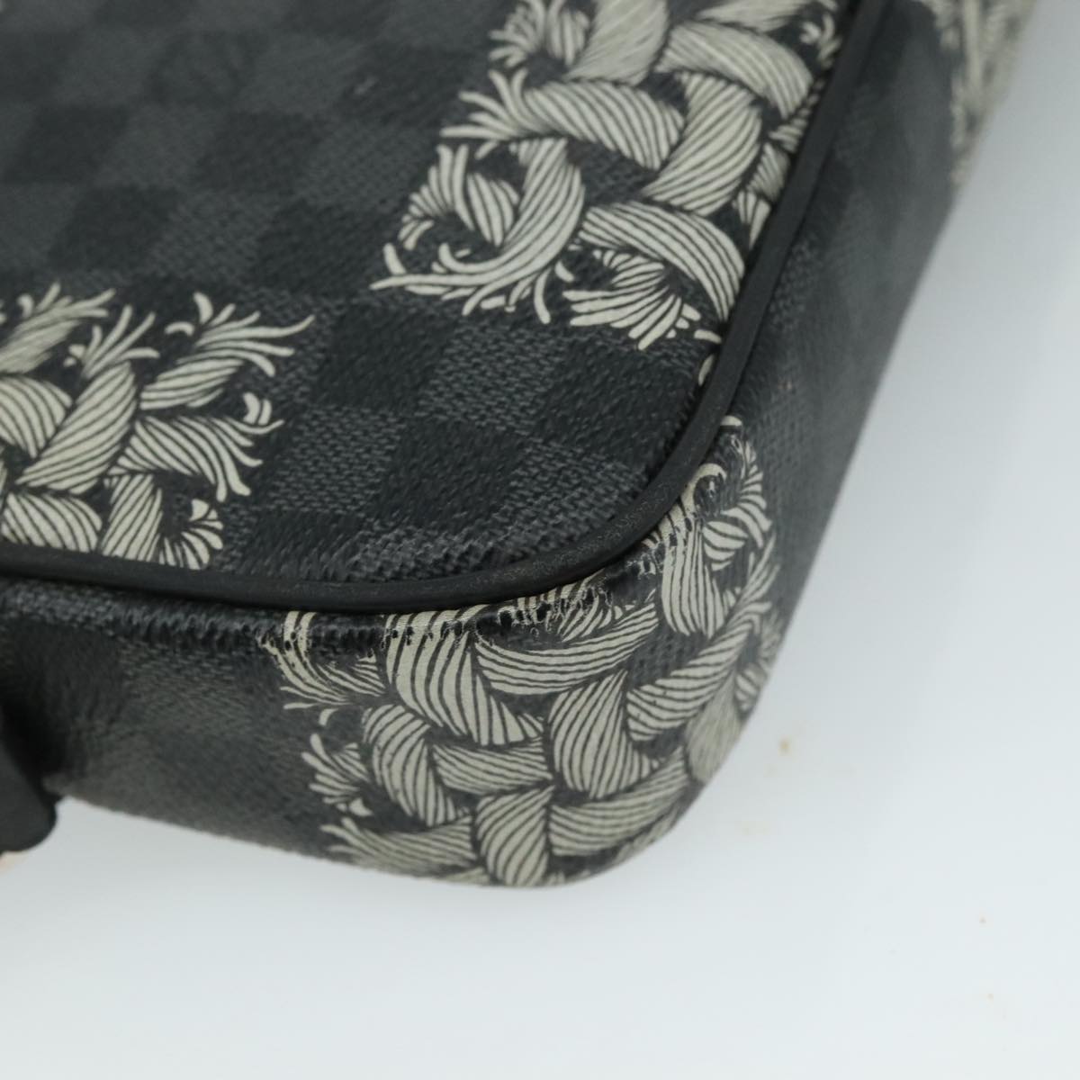 Louis Vuitton Volga Black Canvas Clutch Bag (Pre-Owned)