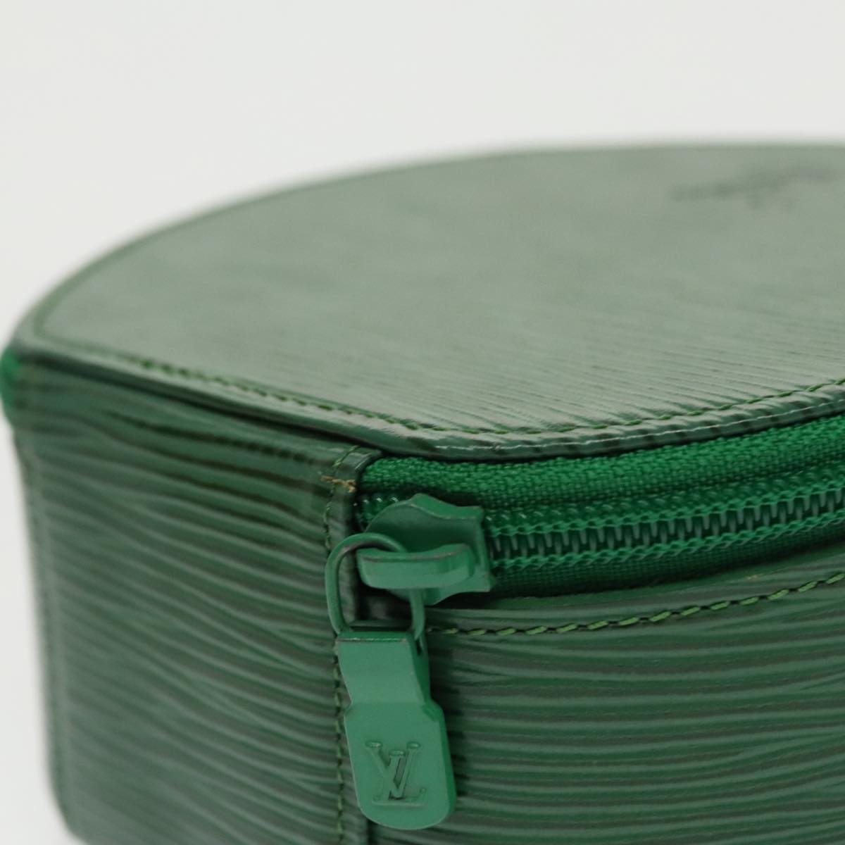Louis Vuitton Ecrin Green Leather Clutch Bag (Pre-Owned)