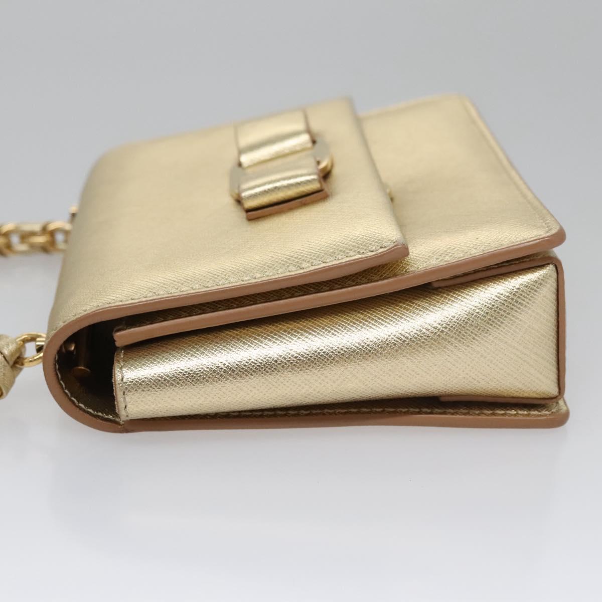 Salvatore Ferragamo Vara Gold Leather Shoulder Bag (Pre-Owned)